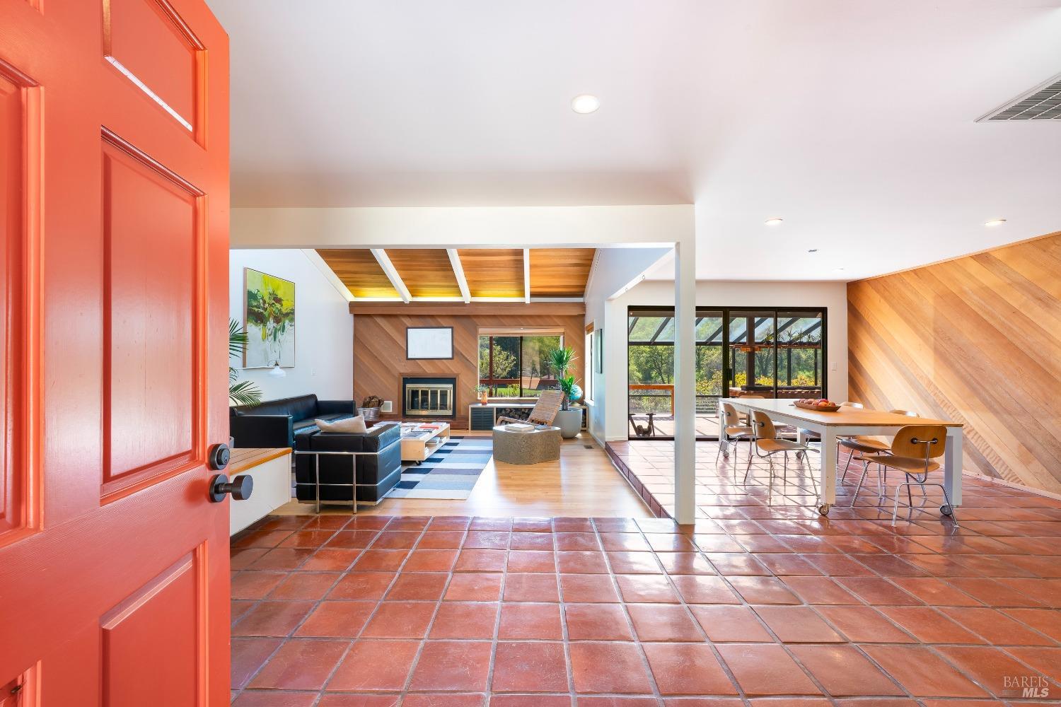 Detail Gallery Image 10 of 55 For 2200 Mcnab Ranch Rd, Ukiah,  CA 95482 - 4 Beds | 2/1 Baths