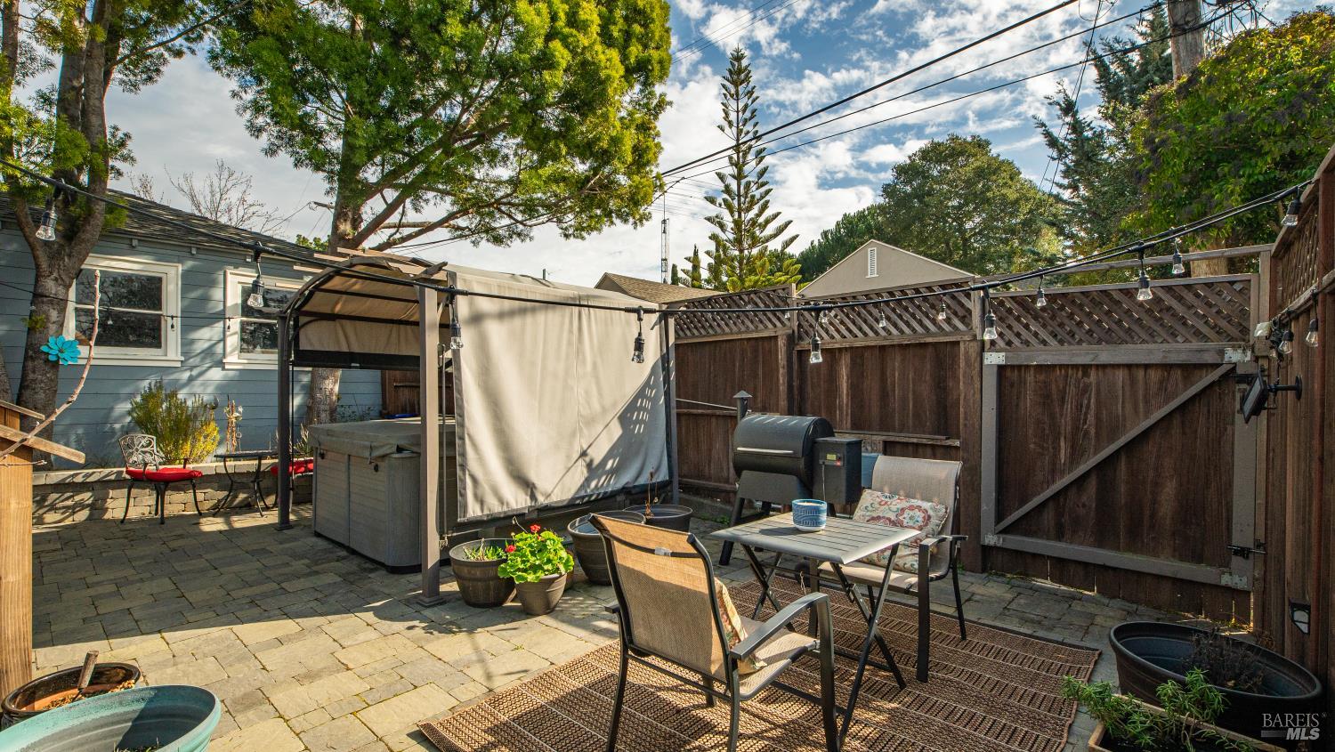 Detail Gallery Image 42 of 47 For 725 Valle Vista Ave, Vallejo,  CA 94590 - 3 Beds | 2/1 Baths