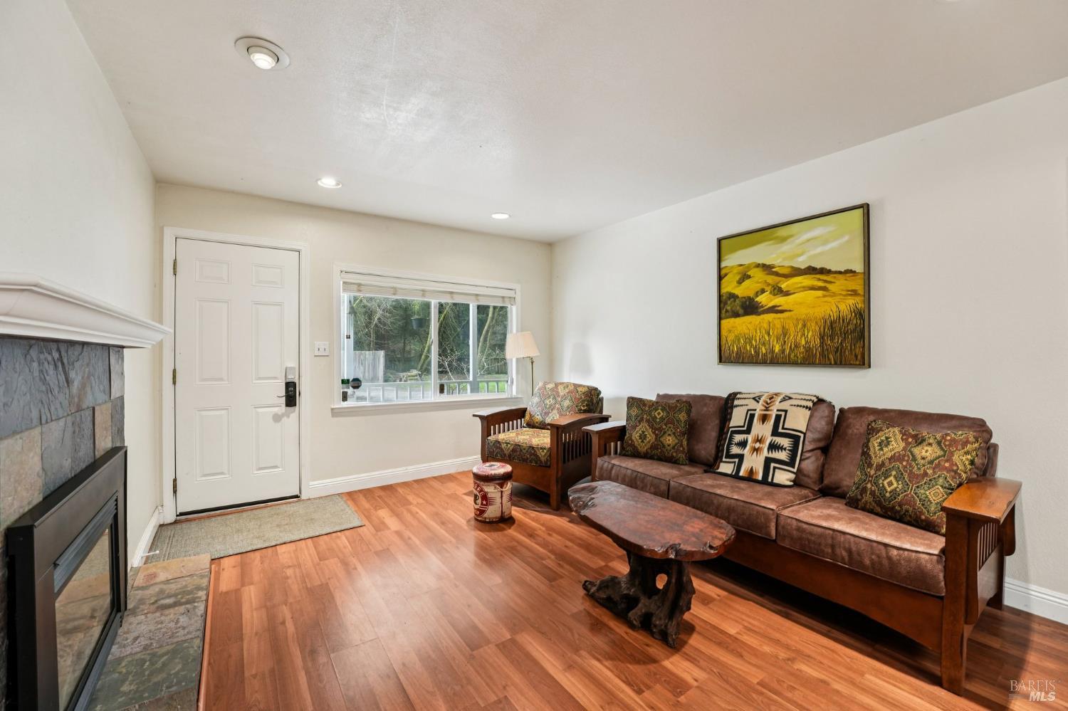 Detail Gallery Image 4 of 31 For 15500 Monte Rosa Ave, Guerneville,  CA 95446 - 2 Beds | 1 Baths