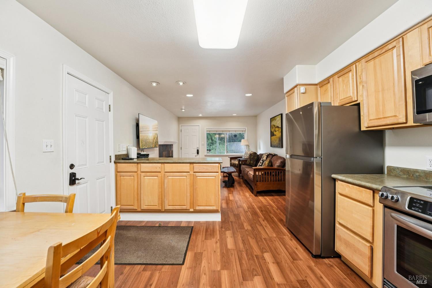 Detail Gallery Image 7 of 31 For 15500 Monte Rosa Ave, Guerneville,  CA 95446 - 2 Beds | 1 Baths