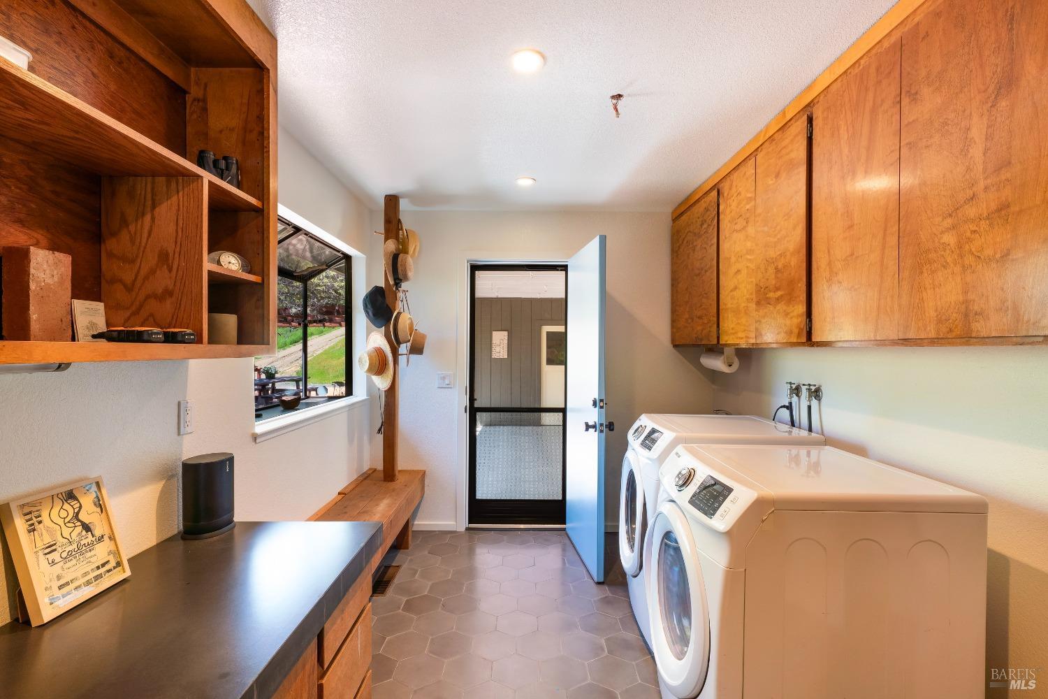 Detail Gallery Image 37 of 55 For 2200 Mcnab Ranch Rd, Ukiah,  CA 95482 - 4 Beds | 2/1 Baths