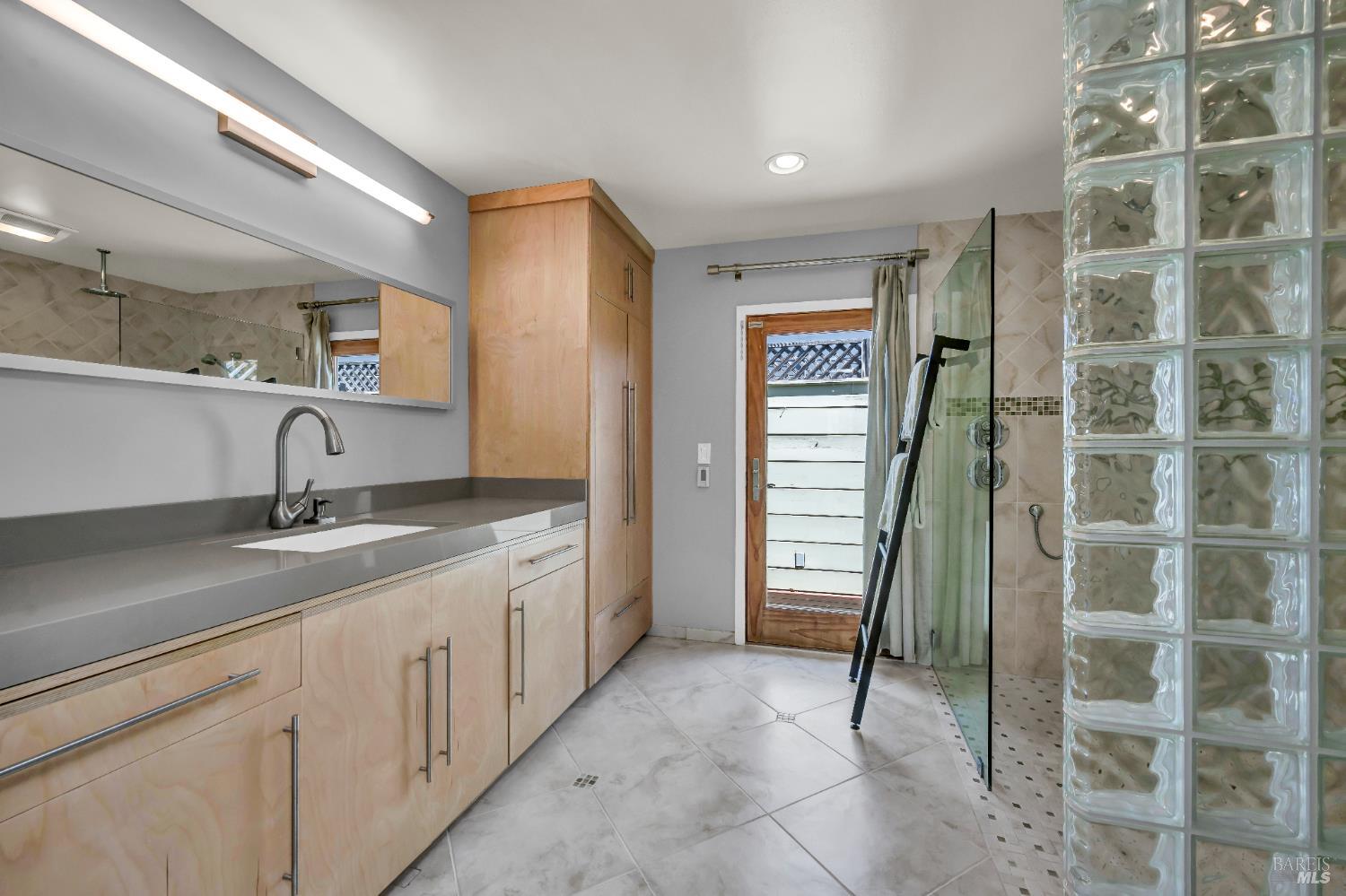 Detail Gallery Image 23 of 53 For 186 S Seymour St, Napa,  CA 94559 - 3 Beds | 2/1 Baths