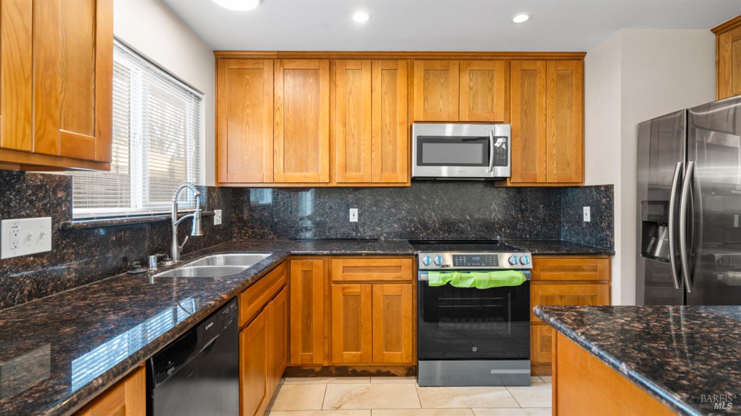 Detail Gallery Image 22 of 44 For 2731 Orchid St, Fairfield,  CA 94533 - 3 Beds | 2 Baths