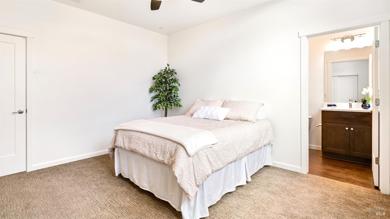 Detail Gallery Image 12 of 29 For 70 Birch Haven Way, Santa Rosa,  CA 95407 - 3 Beds | 2/1 Baths