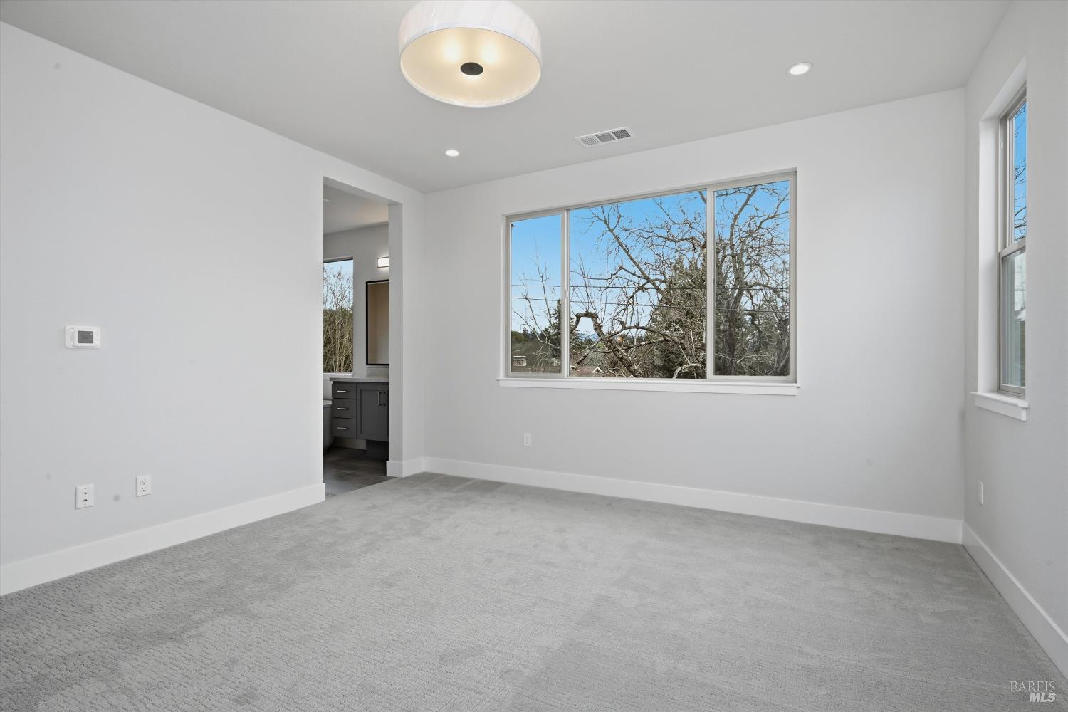 Detail Gallery Image 27 of 39 For 135 Waterstone Ct, Napa,  CA 94558 - 5 Beds | 4/1 Baths