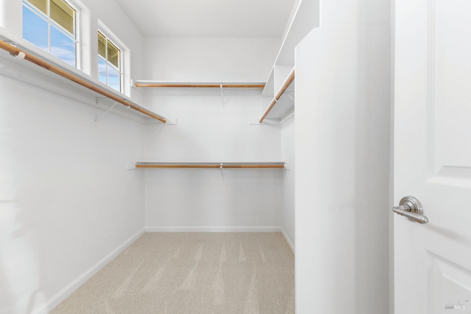 Detail Gallery Image 19 of 37 For 397 Parkview Dr, Healdsburg,  CA 95448 - 3 Beds | 2/1 Baths