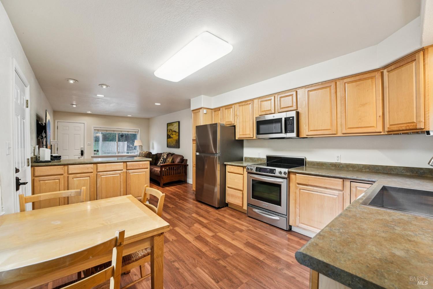 Detail Gallery Image 12 of 31 For 15500 Monte Rosa Ave, Guerneville,  CA 95446 - 2 Beds | 1 Baths