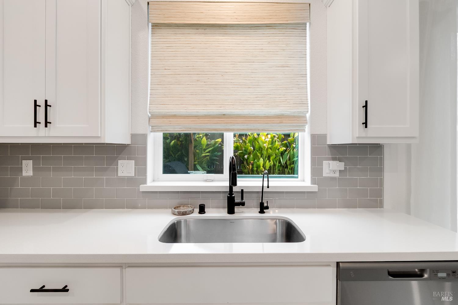 Detail Gallery Image 17 of 52 For 848 Fruit Stand Cir, Vacaville,  CA 95688 - 3 Beds | 2/1 Baths