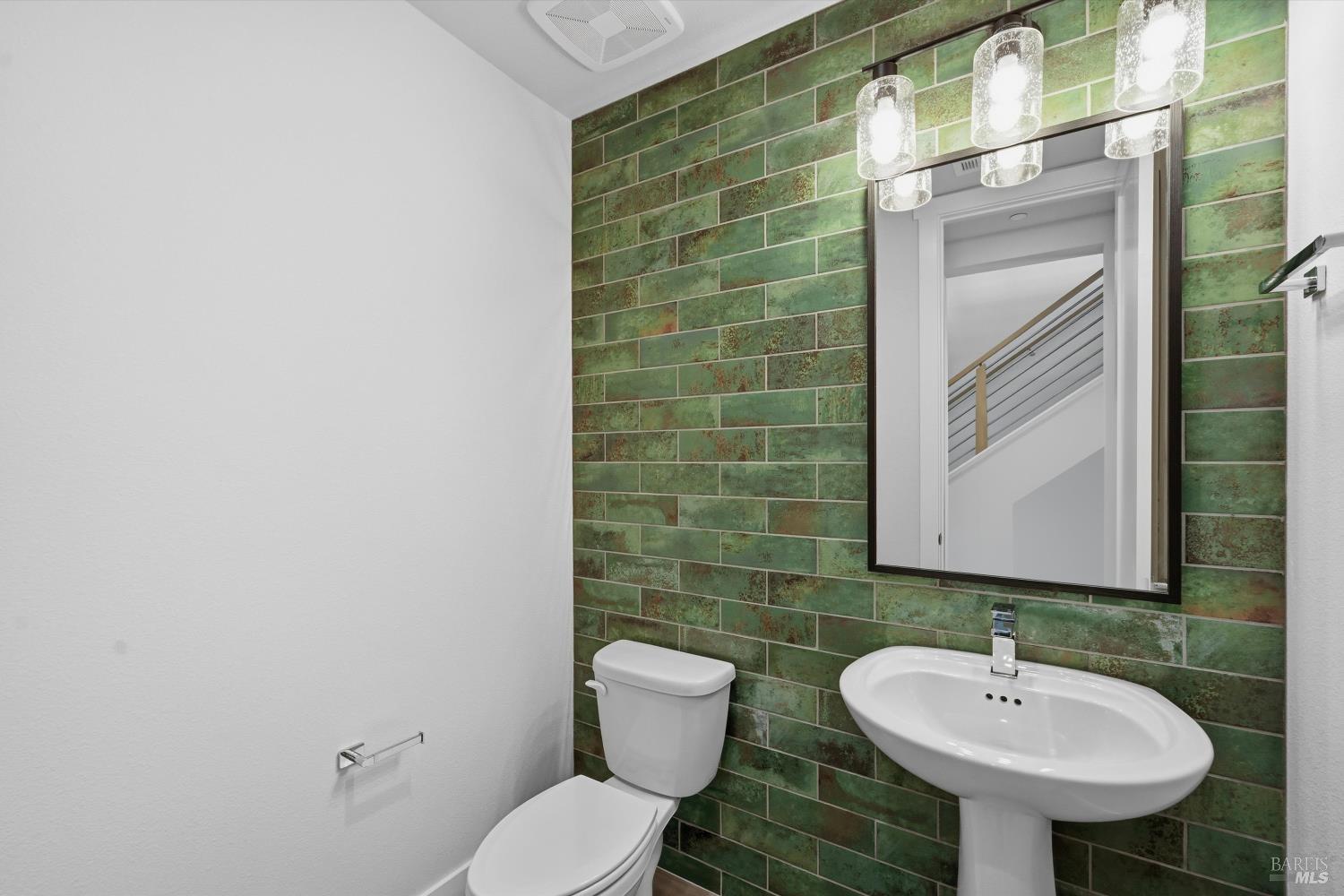 Detail Gallery Image 18 of 39 For 135 Waterstone Ct, Napa,  CA 94558 - 5 Beds | 4/1 Baths