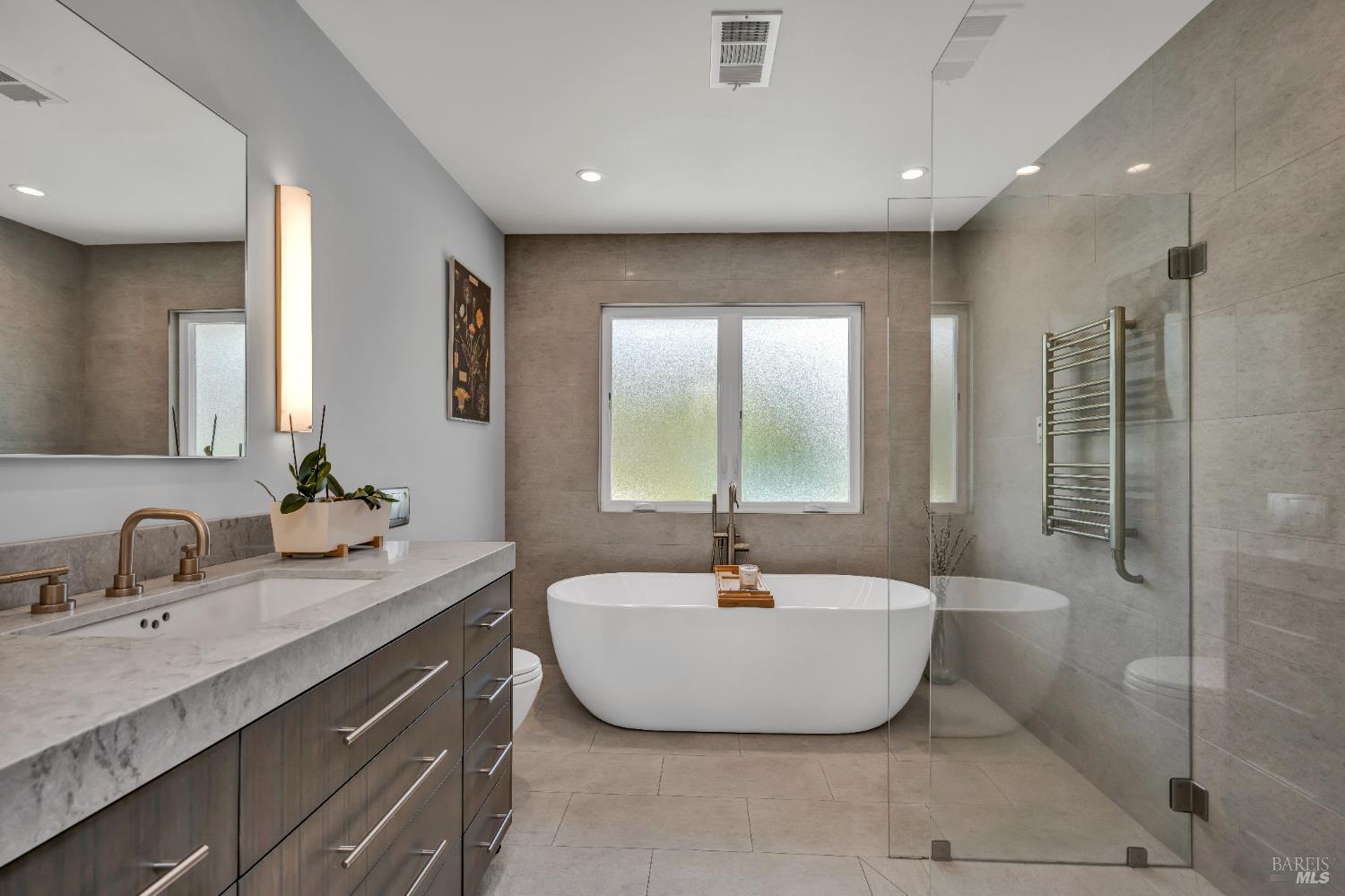 Detail Gallery Image 28 of 53 For 186 S Seymour St, Napa,  CA 94559 - 3 Beds | 2/1 Baths