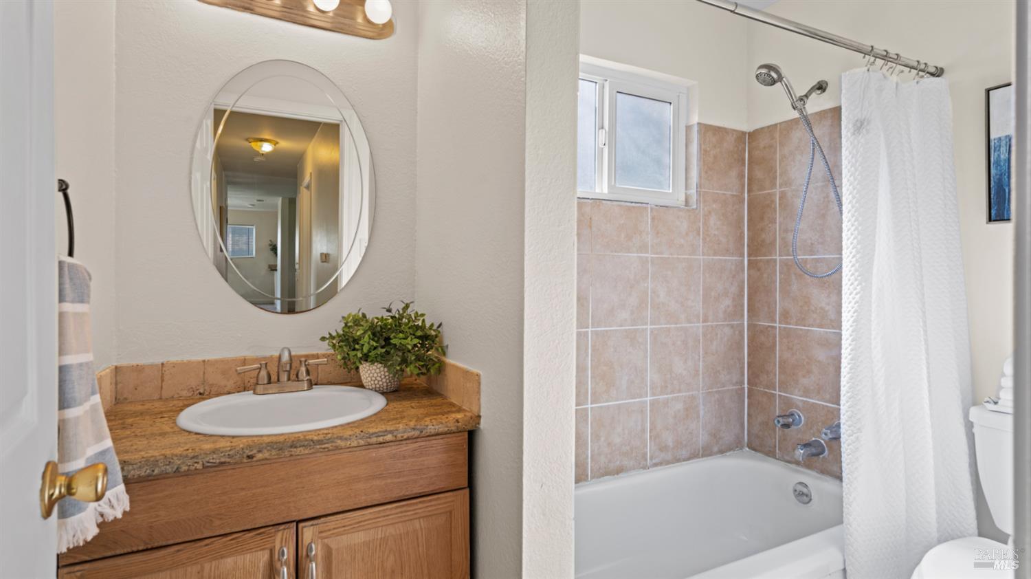 Detail Gallery Image 19 of 30 For 2450 Oceanic Dr, Fairfield,  CA 94533 - 3 Beds | 2 Baths