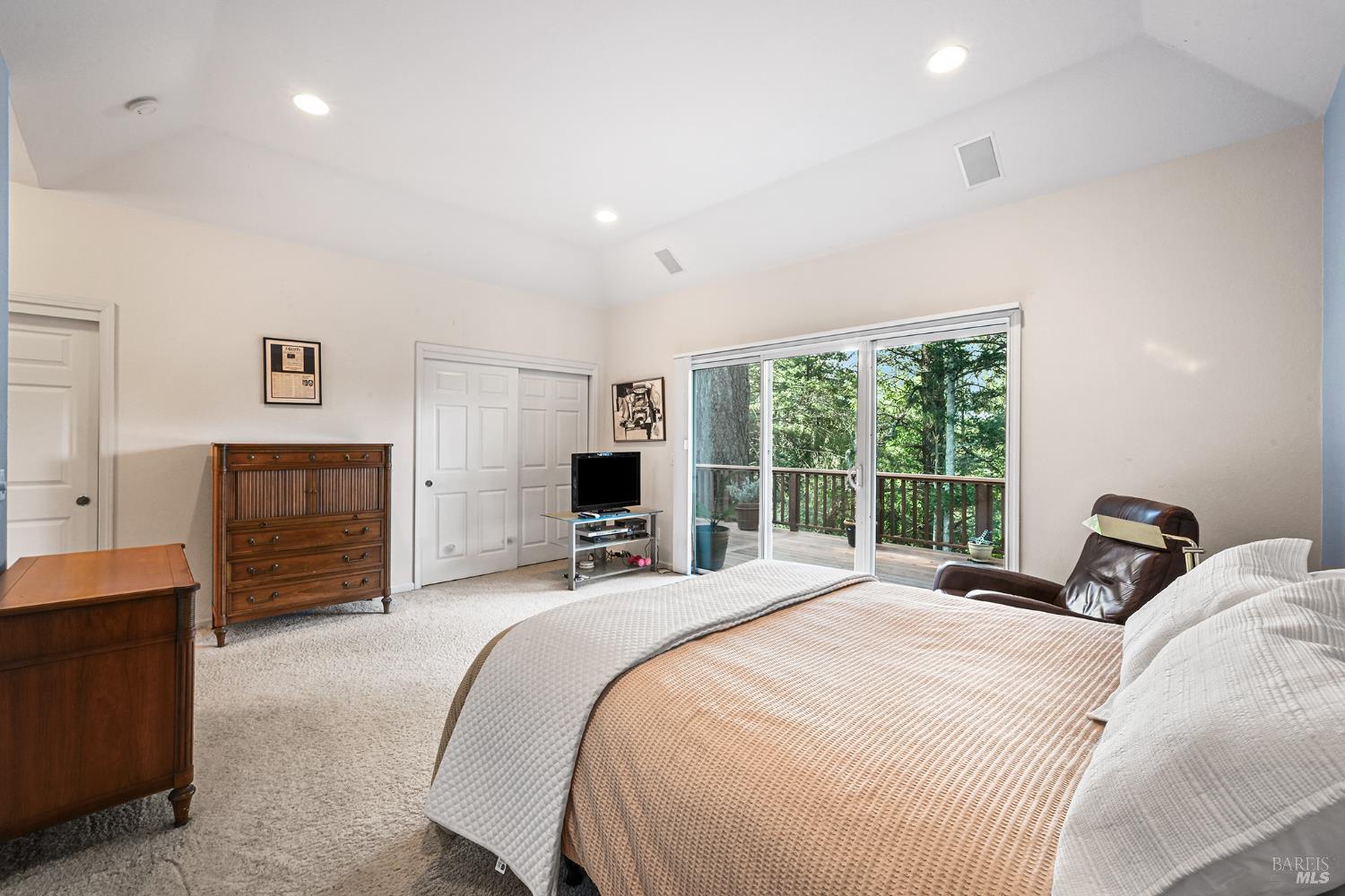 Detail Gallery Image 23 of 42 For 1011 Oak Mesa Dr, Santa Rosa,  CA 95409 - 2 Beds | 2 Baths