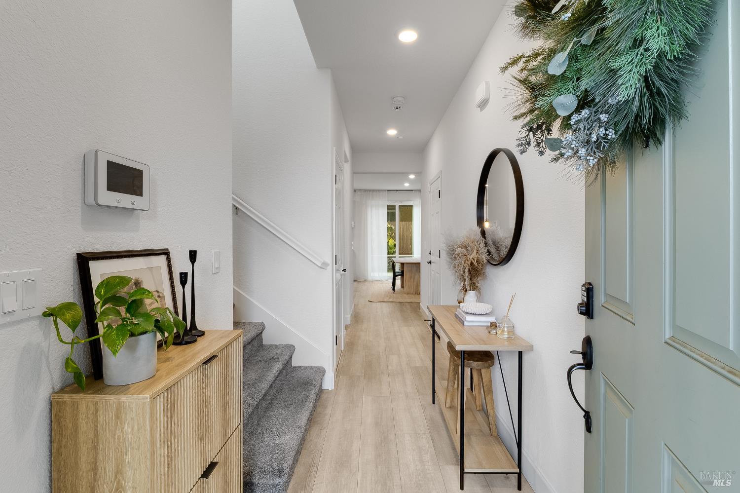 Detail Gallery Image 8 of 52 For 848 Fruit Stand Cir, Vacaville,  CA 95688 - 3 Beds | 2/1 Baths