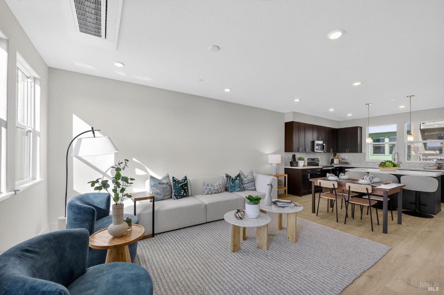 Detail Gallery Image 3 of 17 For 307 Hermes Cmn, Livermore,  CA 94551 - 2 Beds | 2/2 Baths