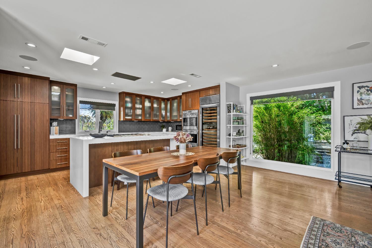 Detail Gallery Image 6 of 53 For 186 S Seymour St, Napa,  CA 94559 - 3 Beds | 2/1 Baths