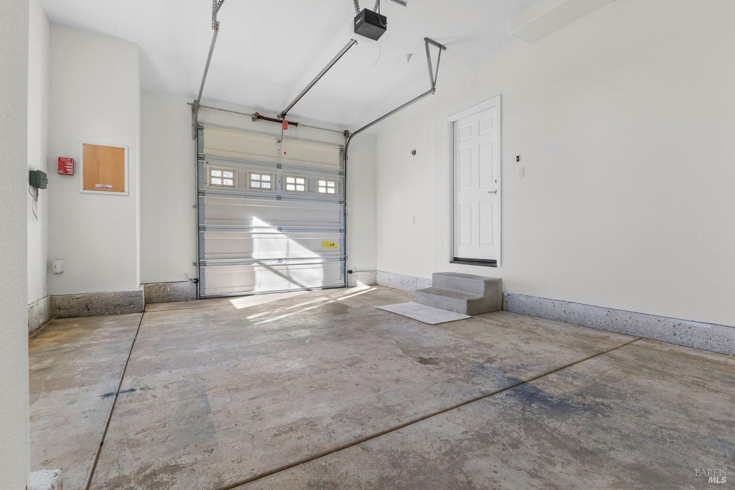 Detail Gallery Image 30 of 37 For 397 Parkview Dr, Healdsburg,  CA 95448 - 3 Beds | 2/1 Baths