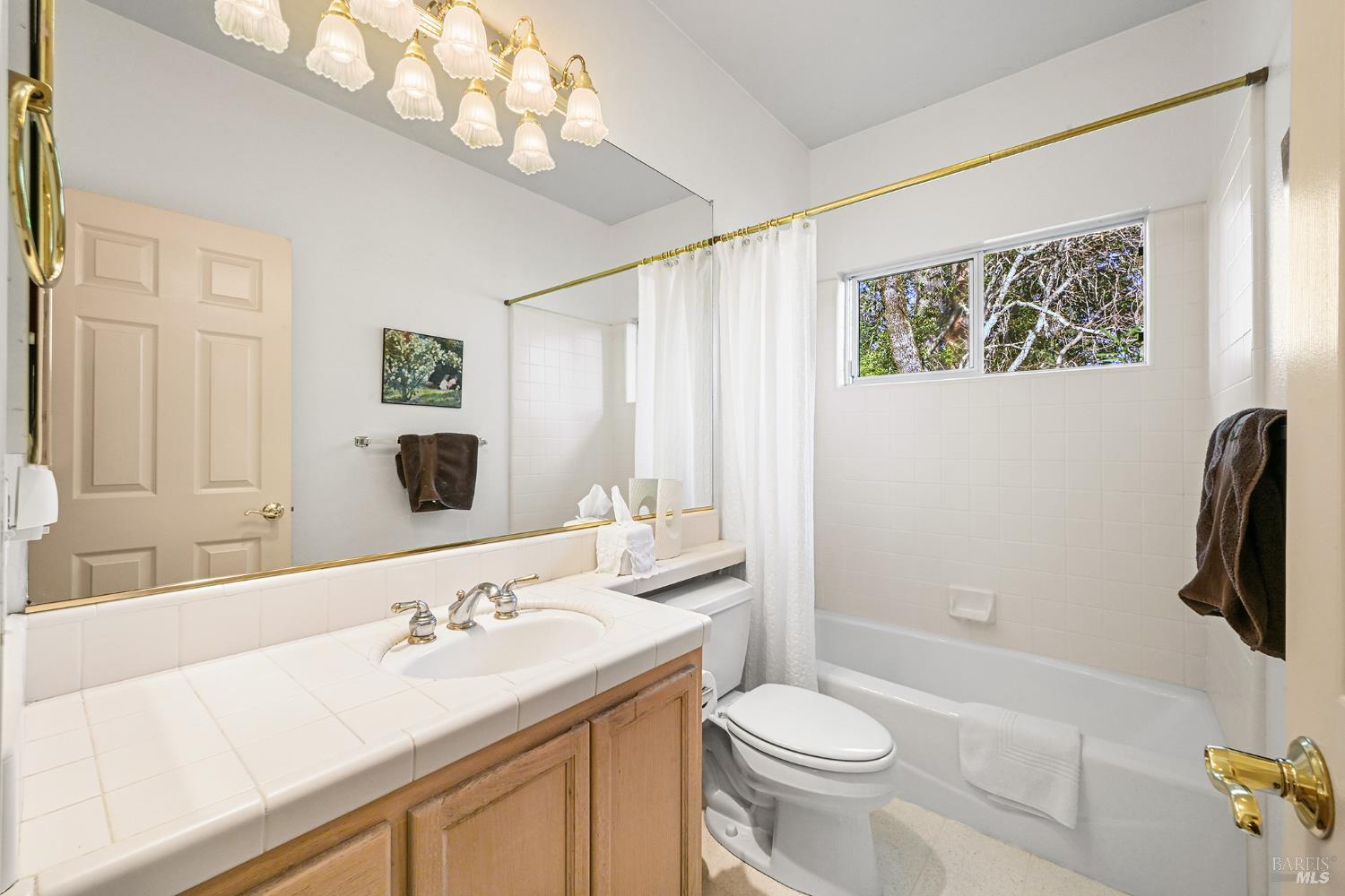 Detail Gallery Image 34 of 42 For 1011 Oak Mesa Dr, Santa Rosa,  CA 95409 - 2 Beds | 2 Baths