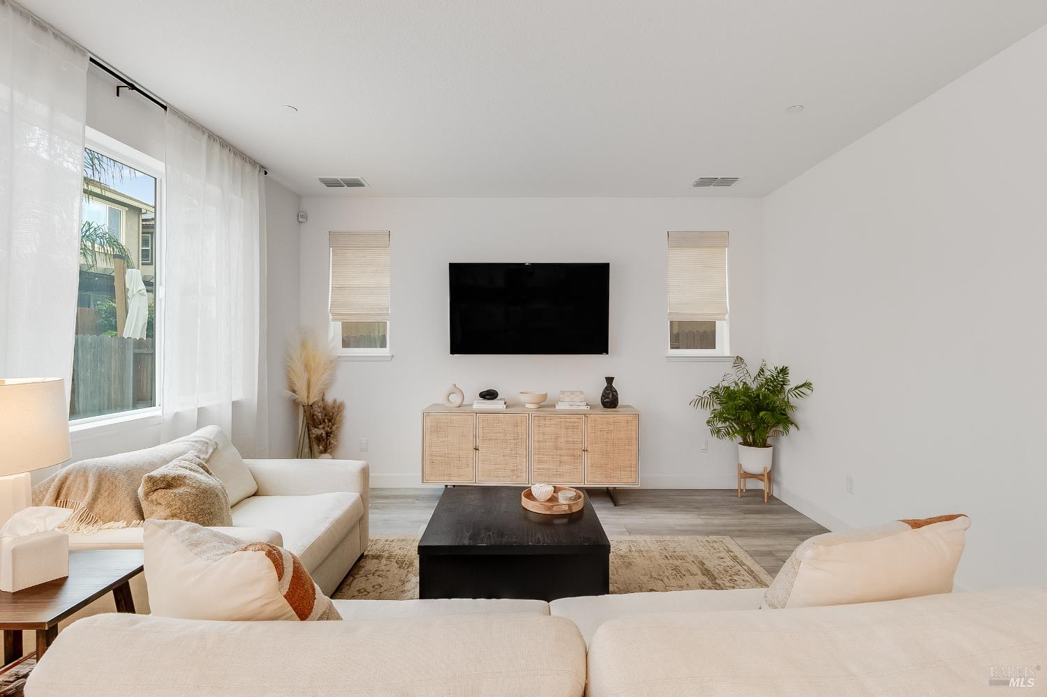 Detail Gallery Image 22 of 52 For 848 Fruit Stand Cir, Vacaville,  CA 95688 - 3 Beds | 2/1 Baths