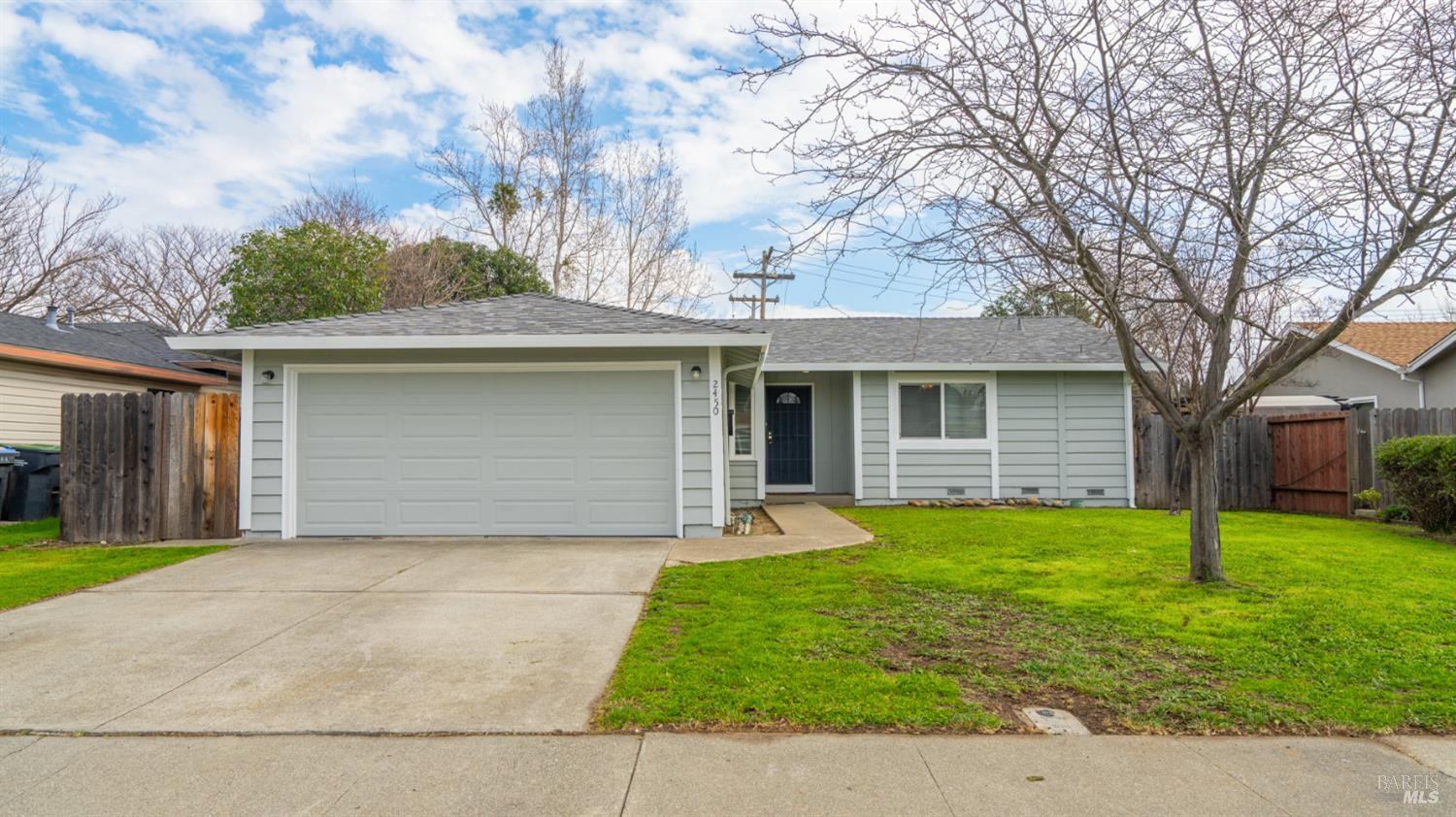 Detail Gallery Image 2 of 30 For 2450 Oceanic Dr, Fairfield,  CA 94533 - 3 Beds | 2 Baths