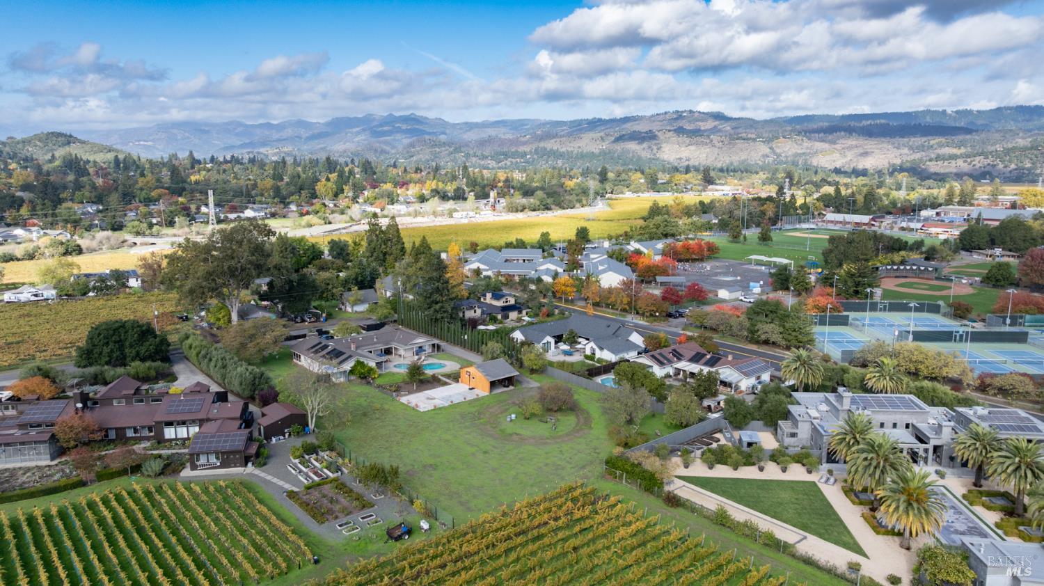 Detail Gallery Image 26 of 36 For 1851 Vallejo St, Saint Helena,  CA 94574 - 4 Beds | 4 Baths