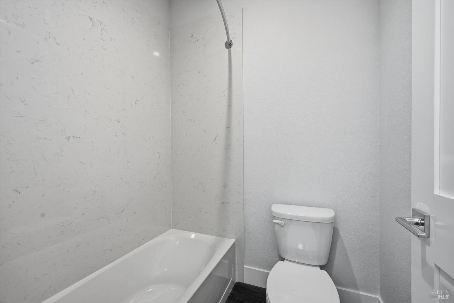 Detail Gallery Image 34 of 39 For 135 Waterstone Ct, Napa,  CA 94558 - 5 Beds | 4/1 Baths