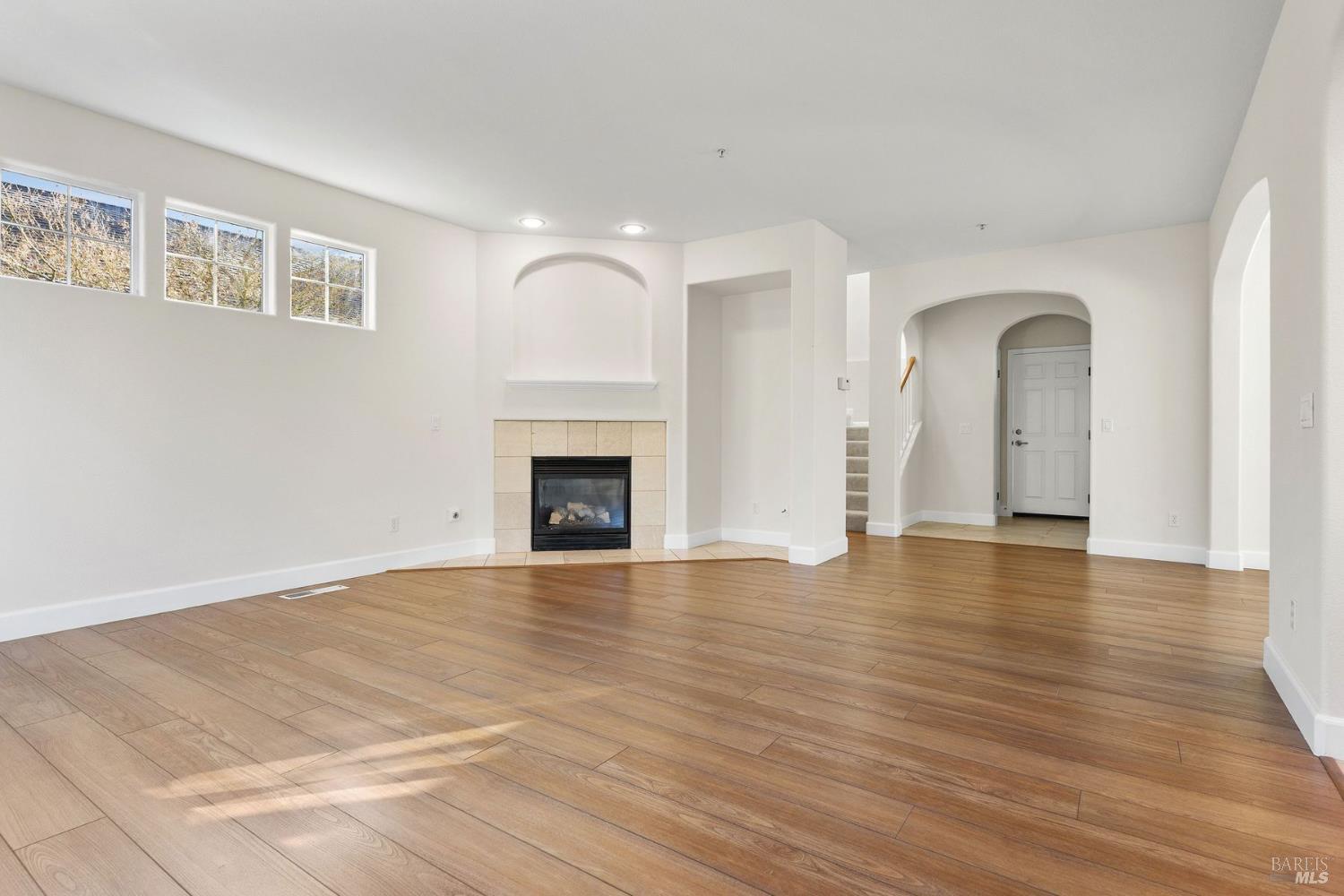 Detail Gallery Image 8 of 37 For 397 Parkview Dr, Healdsburg,  CA 95448 - 3 Beds | 2/1 Baths