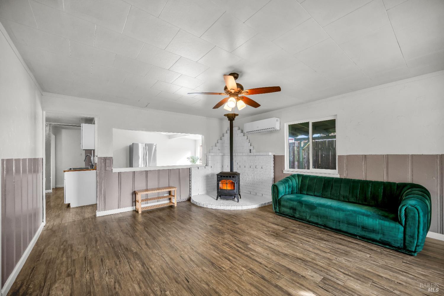 Detail Gallery Image 2 of 26 For 160 Thomas St, Ukiah,  CA 95482 - 3 Beds | 2 Baths