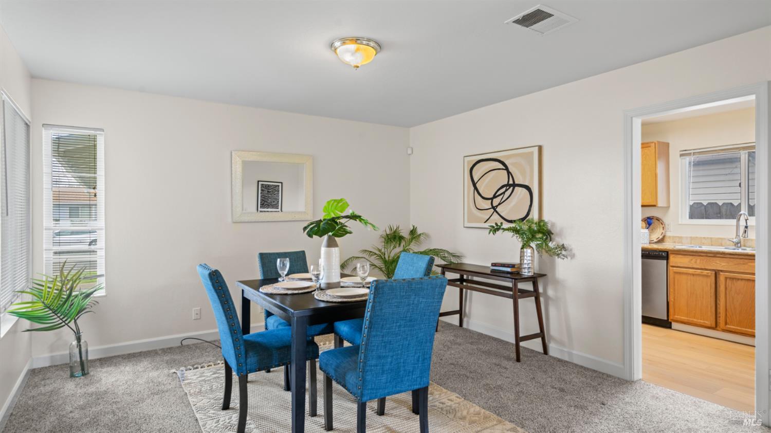 Detail Gallery Image 7 of 30 For 2450 Oceanic Dr, Fairfield,  CA 94533 - 3 Beds | 2 Baths