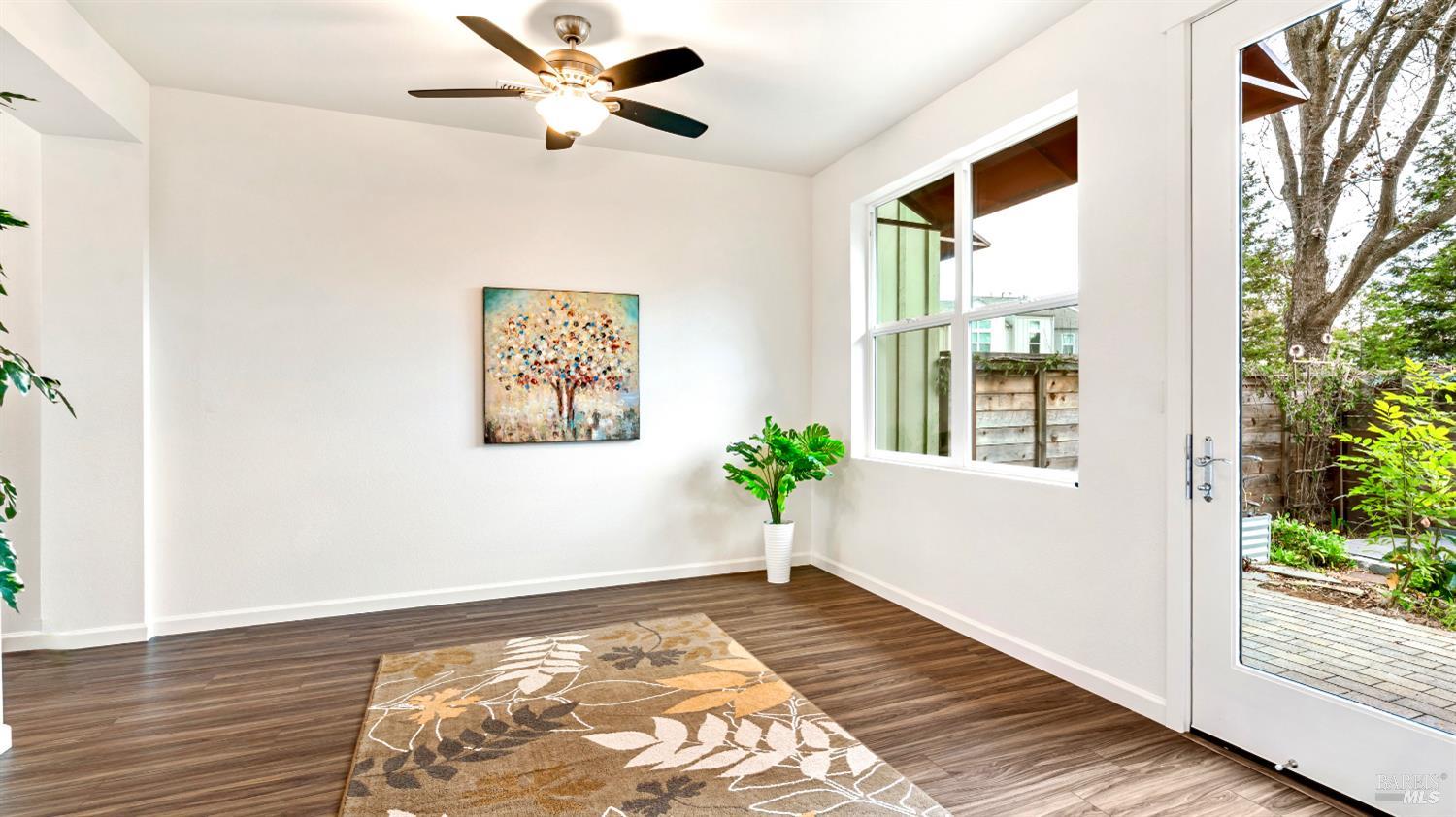 Detail Gallery Image 5 of 29 For 70 Birch Haven Way, Santa Rosa,  CA 95407 - 3 Beds | 2/1 Baths