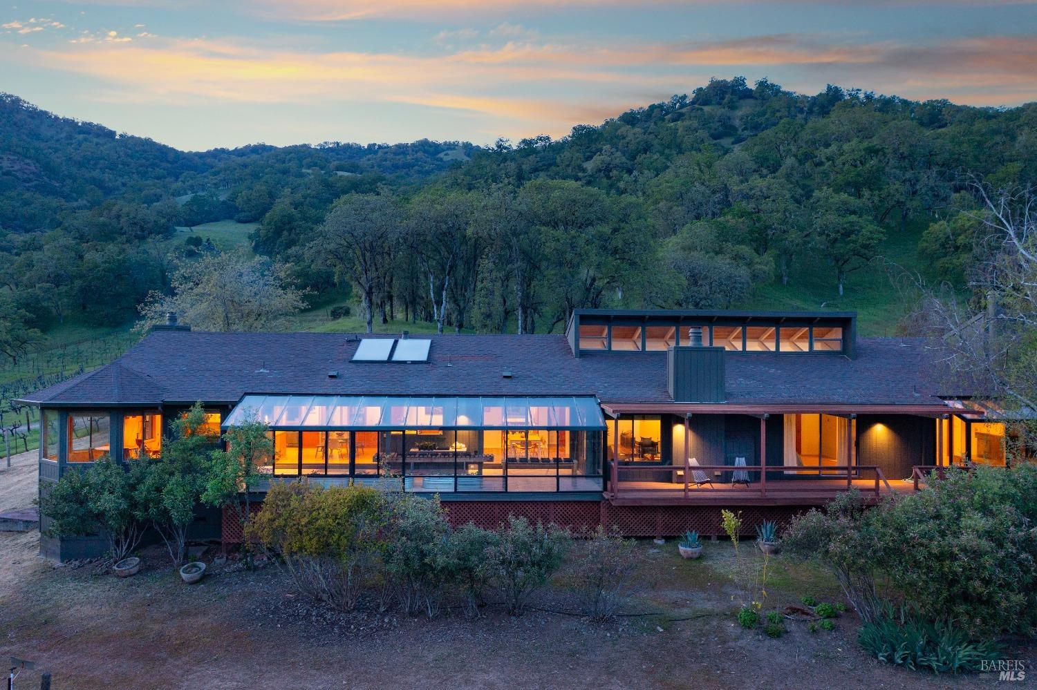 Detail Gallery Image 5 of 55 For 2200 Mcnab Ranch Rd, Ukiah,  CA 95482 - 4 Beds | 2/1 Baths