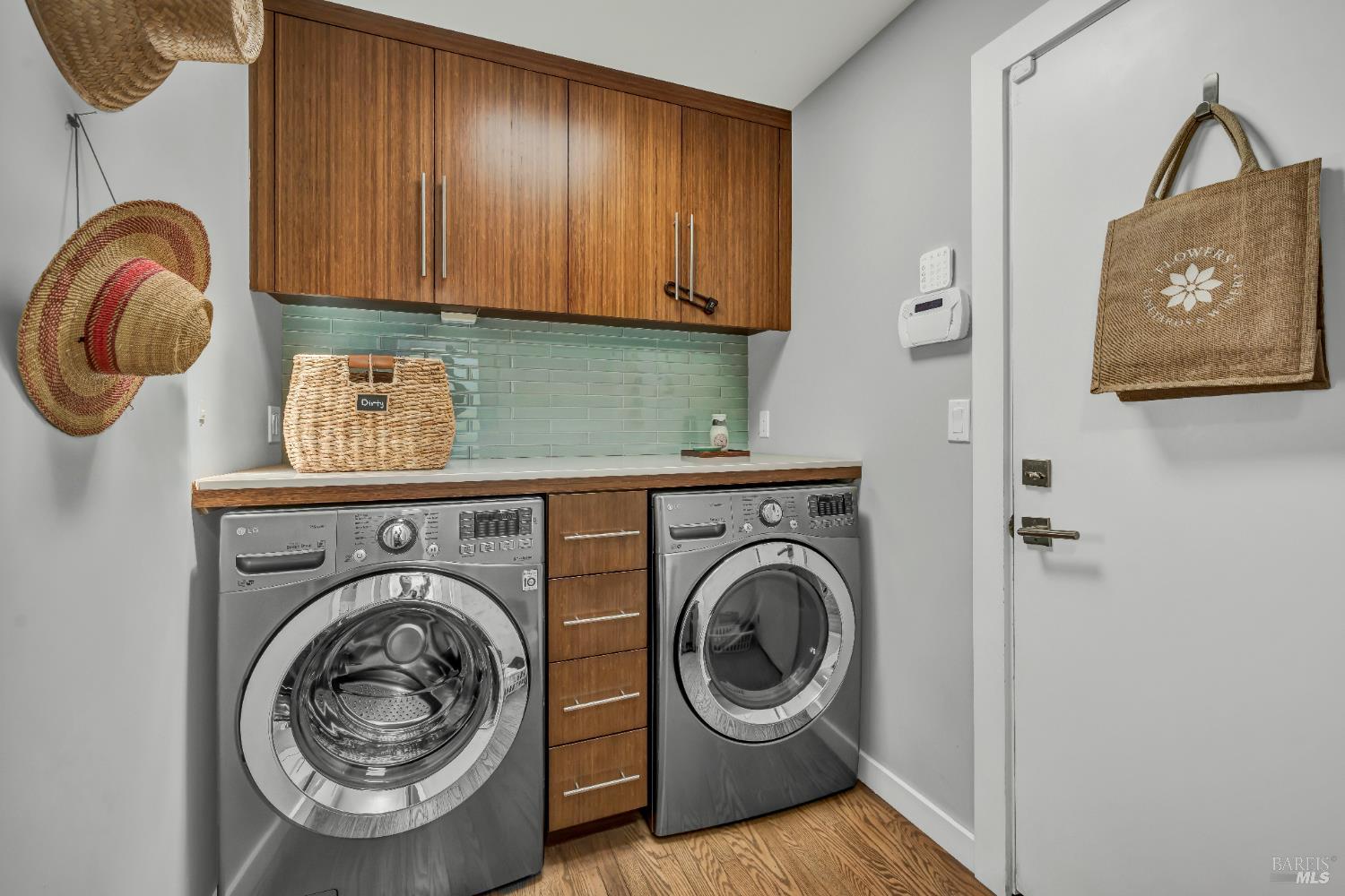 Detail Gallery Image 31 of 53 For 186 S Seymour St, Napa,  CA 94559 - 3 Beds | 2/1 Baths