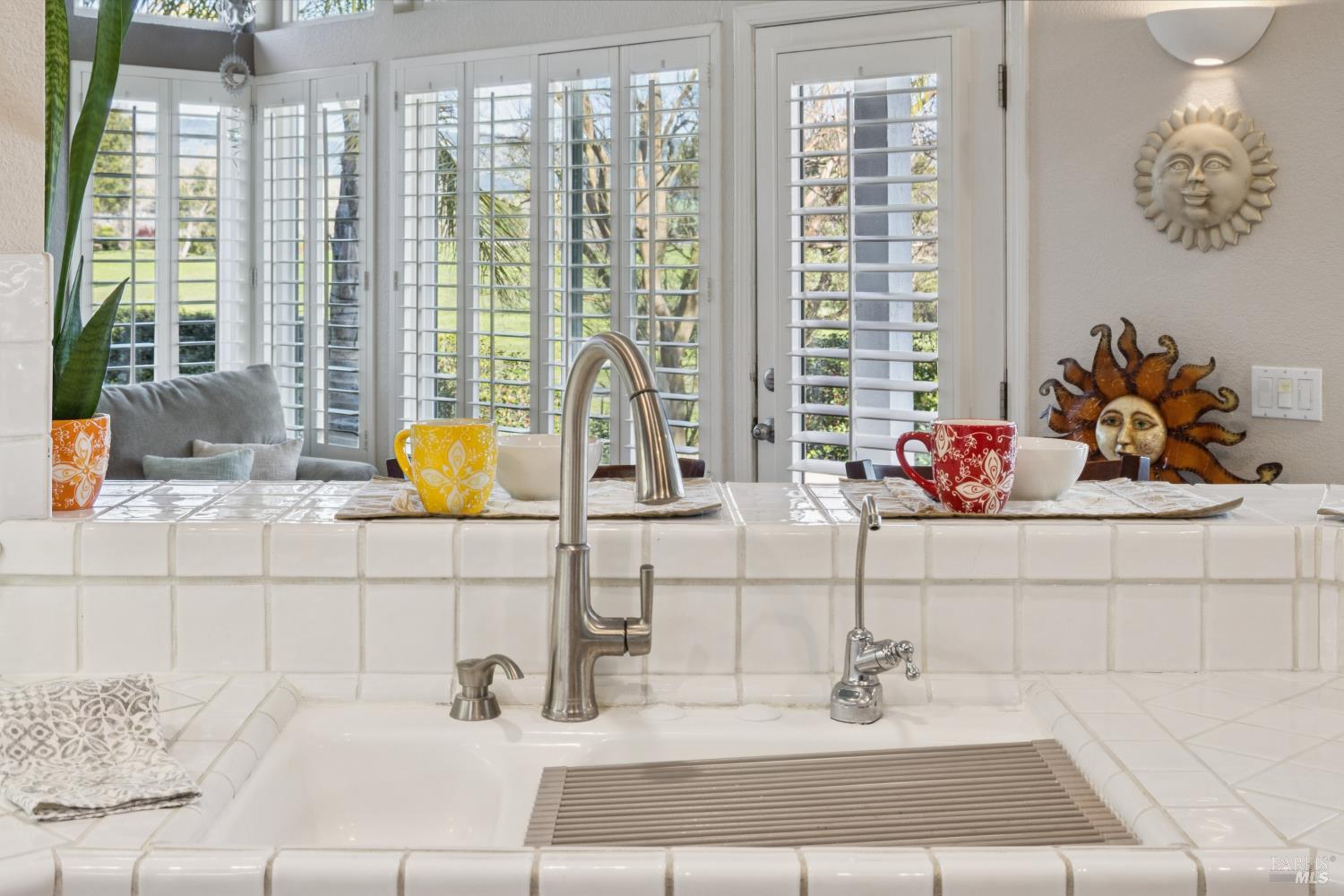 Detail Gallery Image 18 of 46 For 35 Princeville Ct, Petaluma,  CA 94954 - 4 Beds | 3 Baths