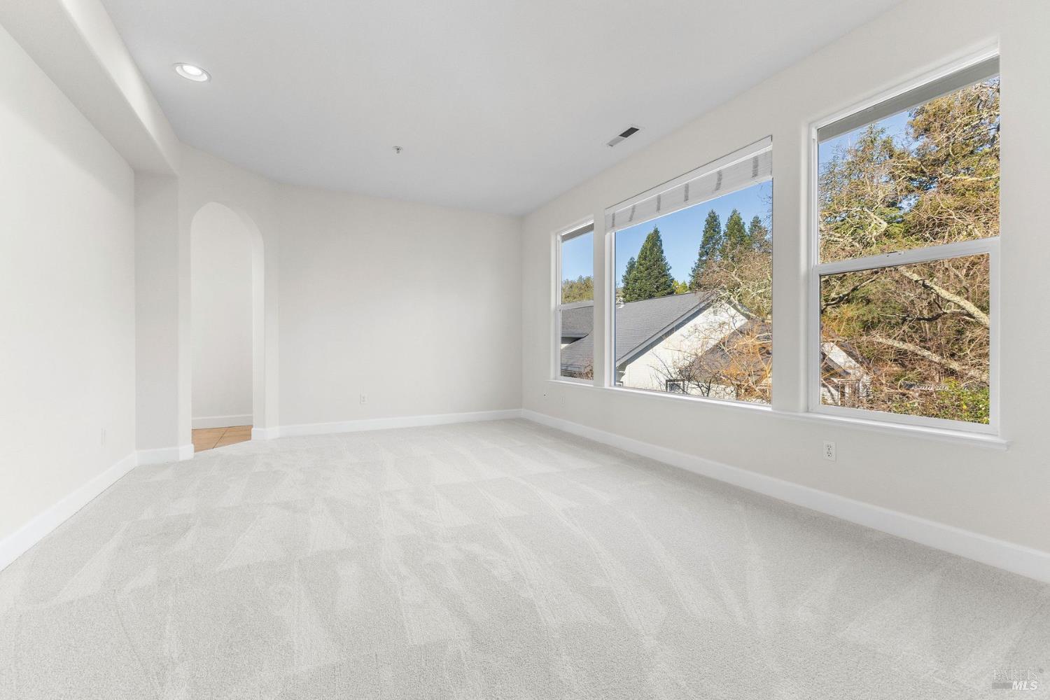 Detail Gallery Image 15 of 37 For 397 Parkview Dr, Healdsburg,  CA 95448 - 3 Beds | 2/1 Baths