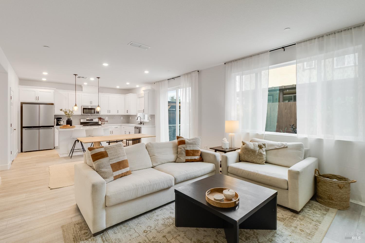 Detail Gallery Image 23 of 52 For 848 Fruit Stand Cir, Vacaville,  CA 95688 - 3 Beds | 2/1 Baths