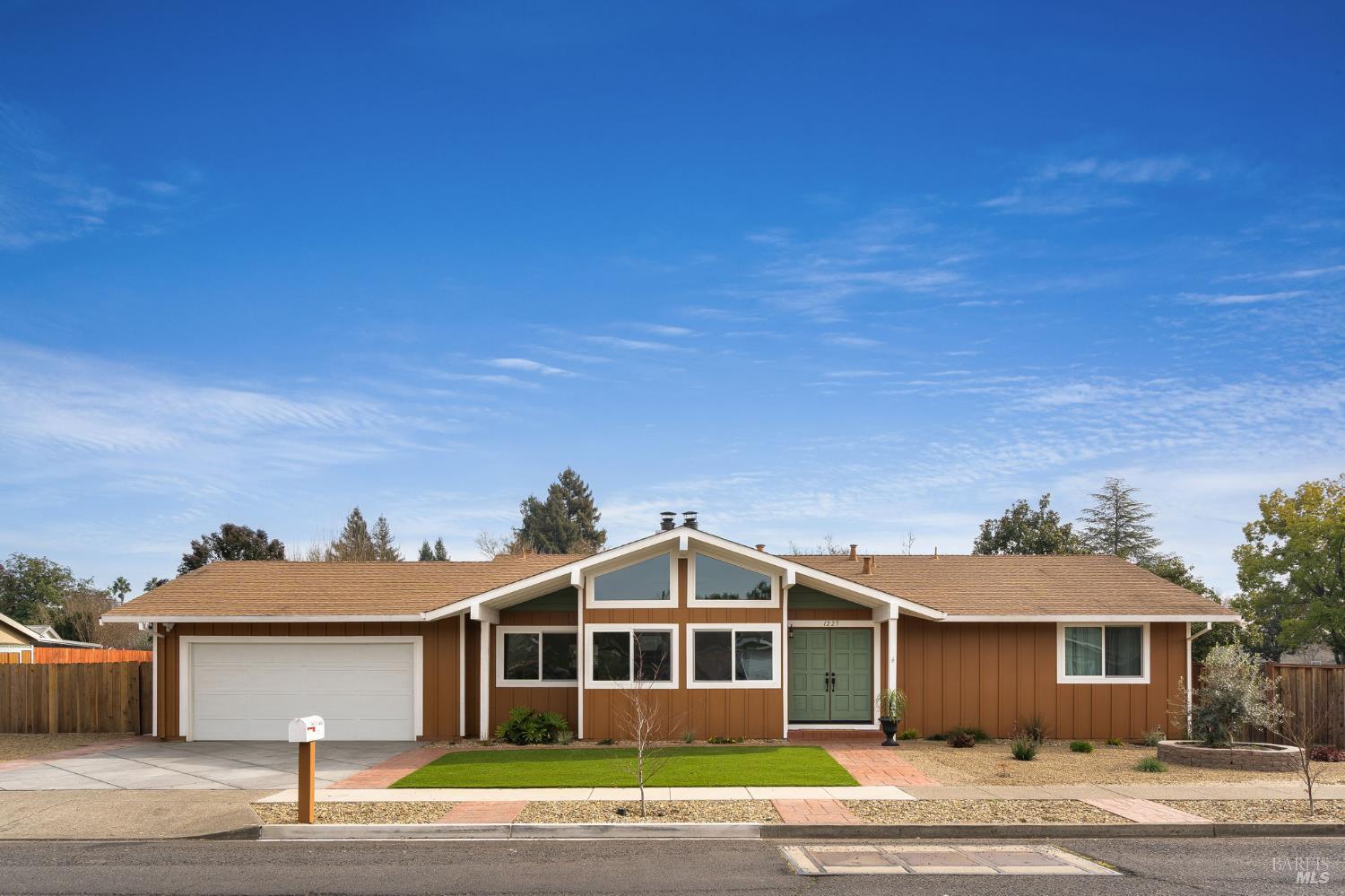 Detail Gallery Image 5 of 66 For 1225 El Centro Unkn, Napa,  CA 94558 - 3 Beds | 2 Baths