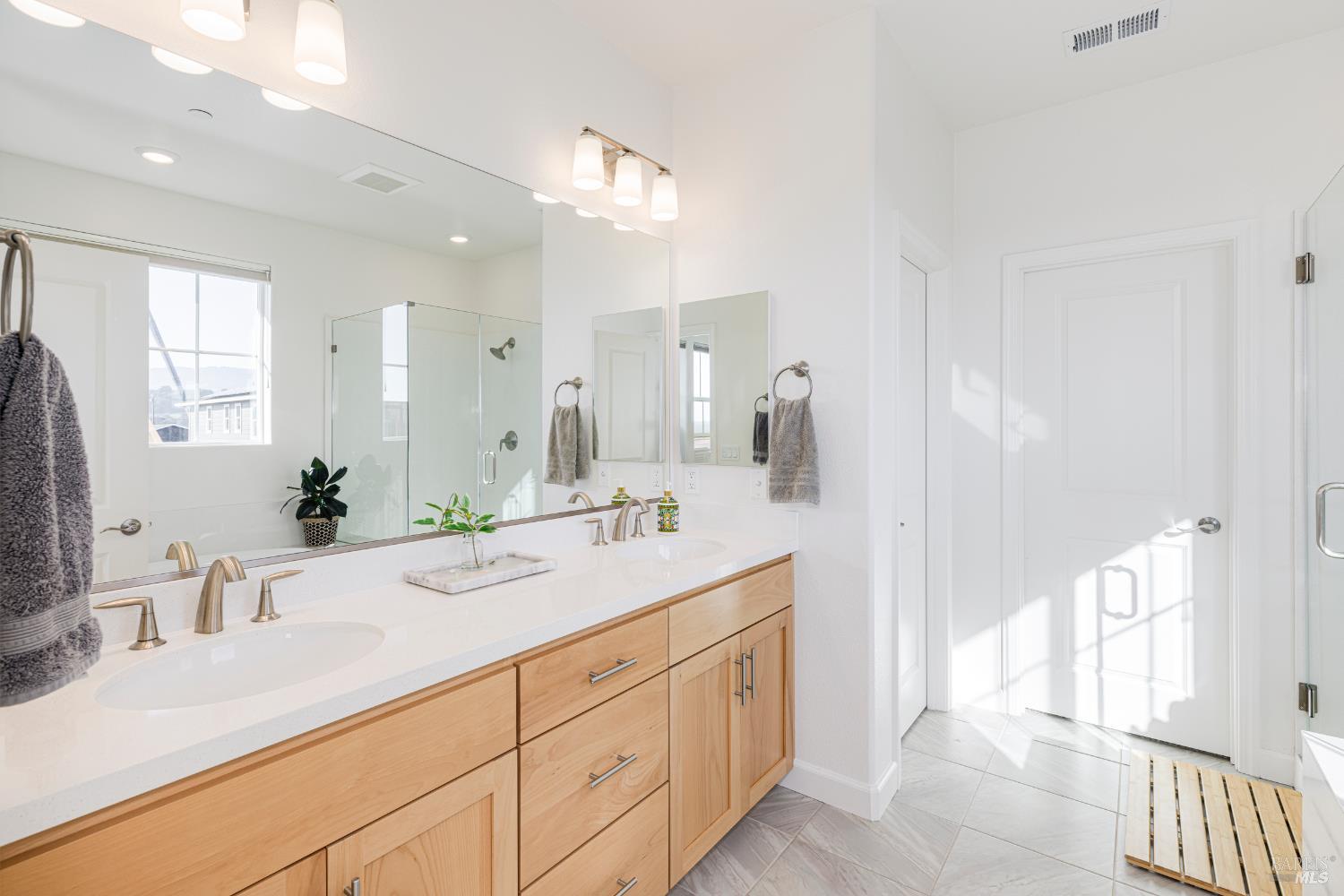 Detail Gallery Image 22 of 61 For 7448 Wendy Dr, Rohnert Park,  CA 94928 - 4 Beds | 3/1 Baths