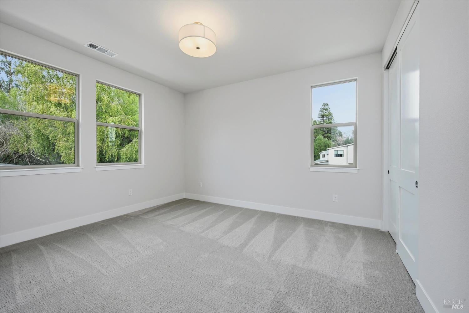 Detail Gallery Image 32 of 39 For 135 Waterstone Ct, Napa,  CA 94558 - 5 Beds | 4/1 Baths