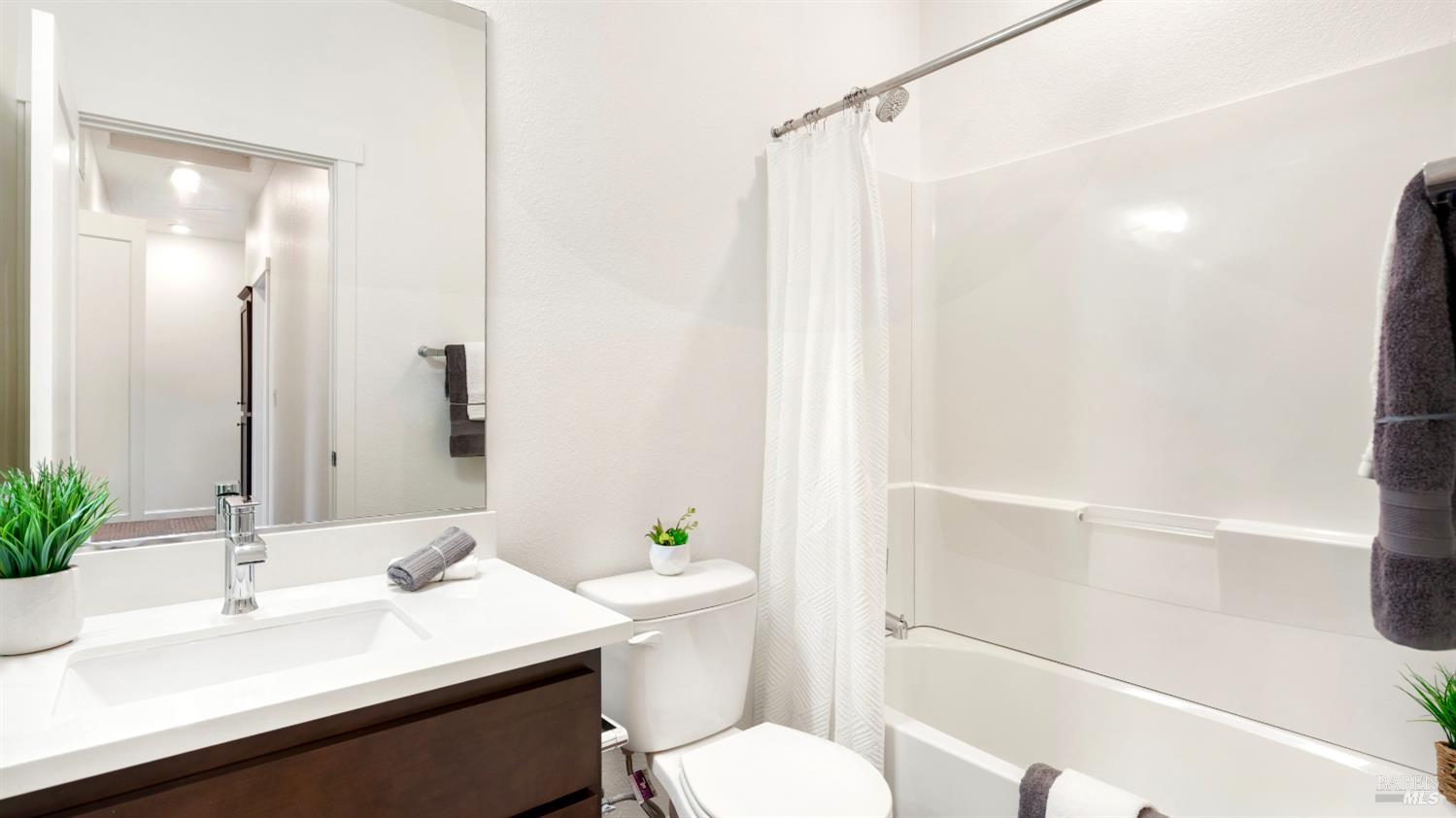 Detail Gallery Image 16 of 29 For 70 Birch Haven Way, Santa Rosa,  CA 95407 - 3 Beds | 2/1 Baths