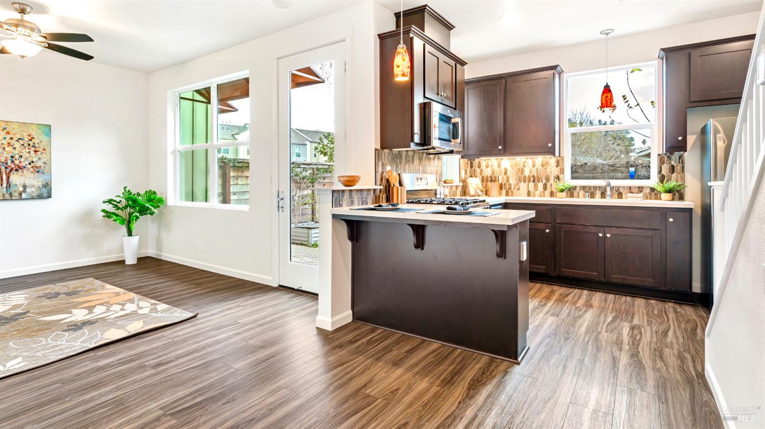 Detail Gallery Image 9 of 29 For 70 Birch Haven Way, Santa Rosa,  CA 95407 - 3 Beds | 2/1 Baths