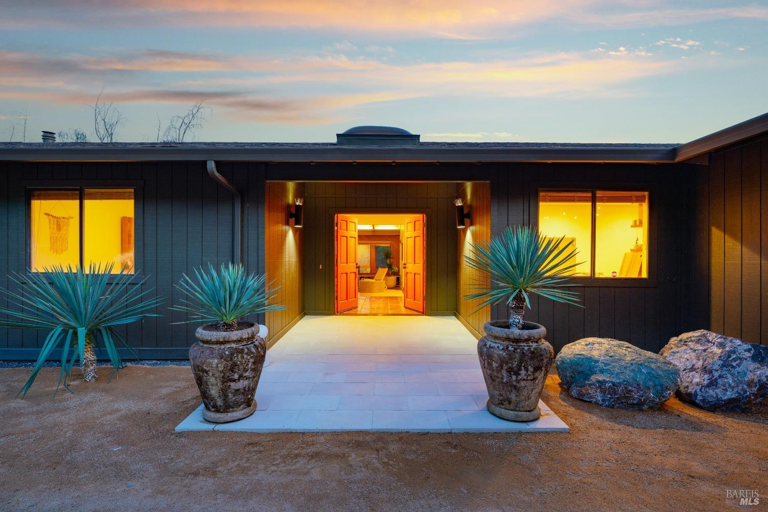 Detail Gallery Image 9 of 55 For 2200 Mcnab Ranch Rd, Ukiah,  CA 95482 - 4 Beds | 2/1 Baths