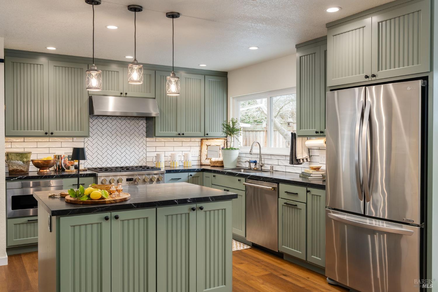 Detail Gallery Image 35 of 66 For 1225 El Centro Unkn, Napa,  CA 94558 - 3 Beds | 2 Baths