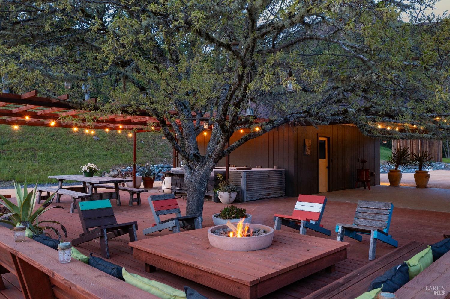 Detail Gallery Image 7 of 55 For 2200 Mcnab Ranch Rd, Ukiah,  CA 95482 - 4 Beds | 2/1 Baths