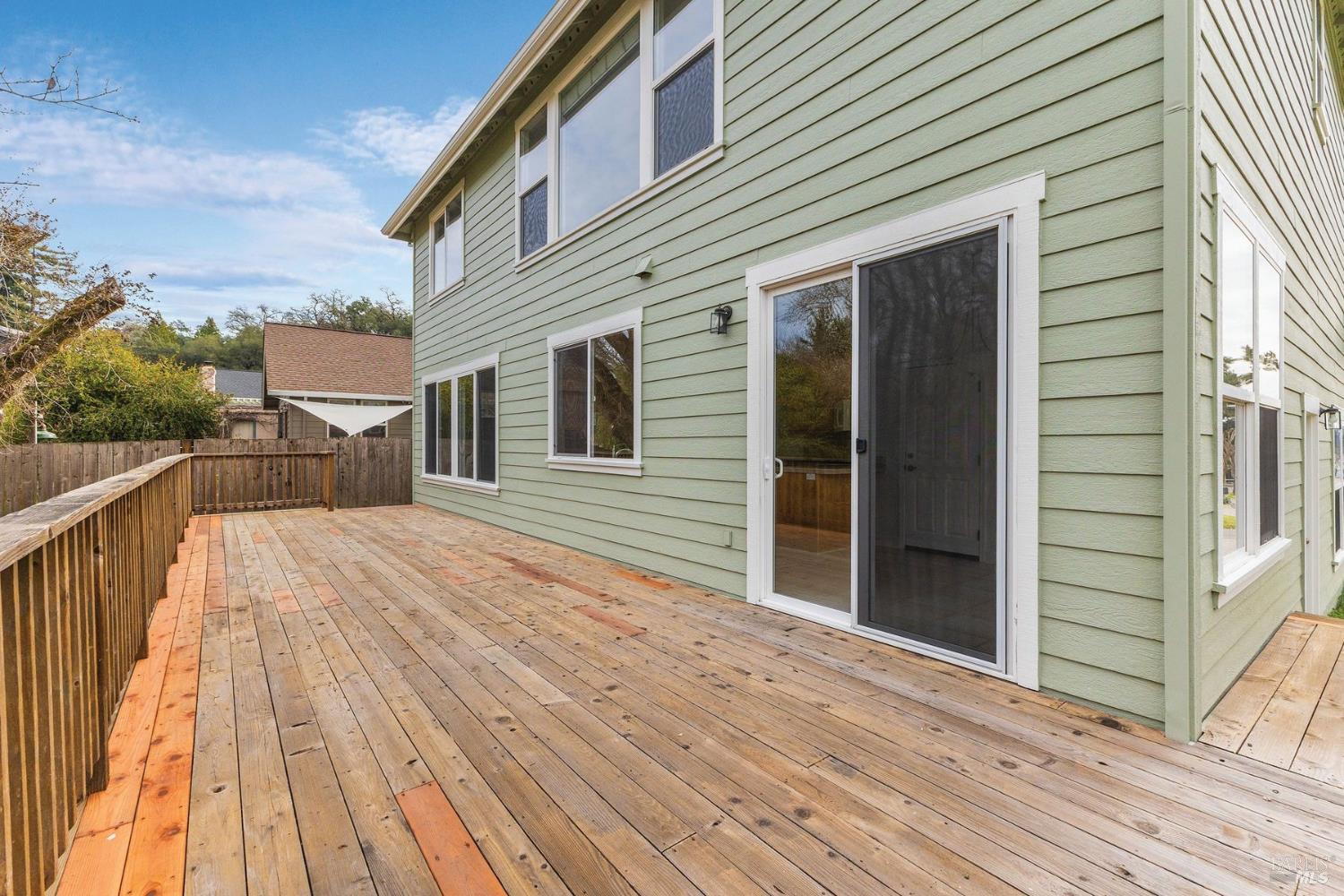 Detail Gallery Image 26 of 37 For 397 Parkview Dr, Healdsburg,  CA 95448 - 3 Beds | 2/1 Baths