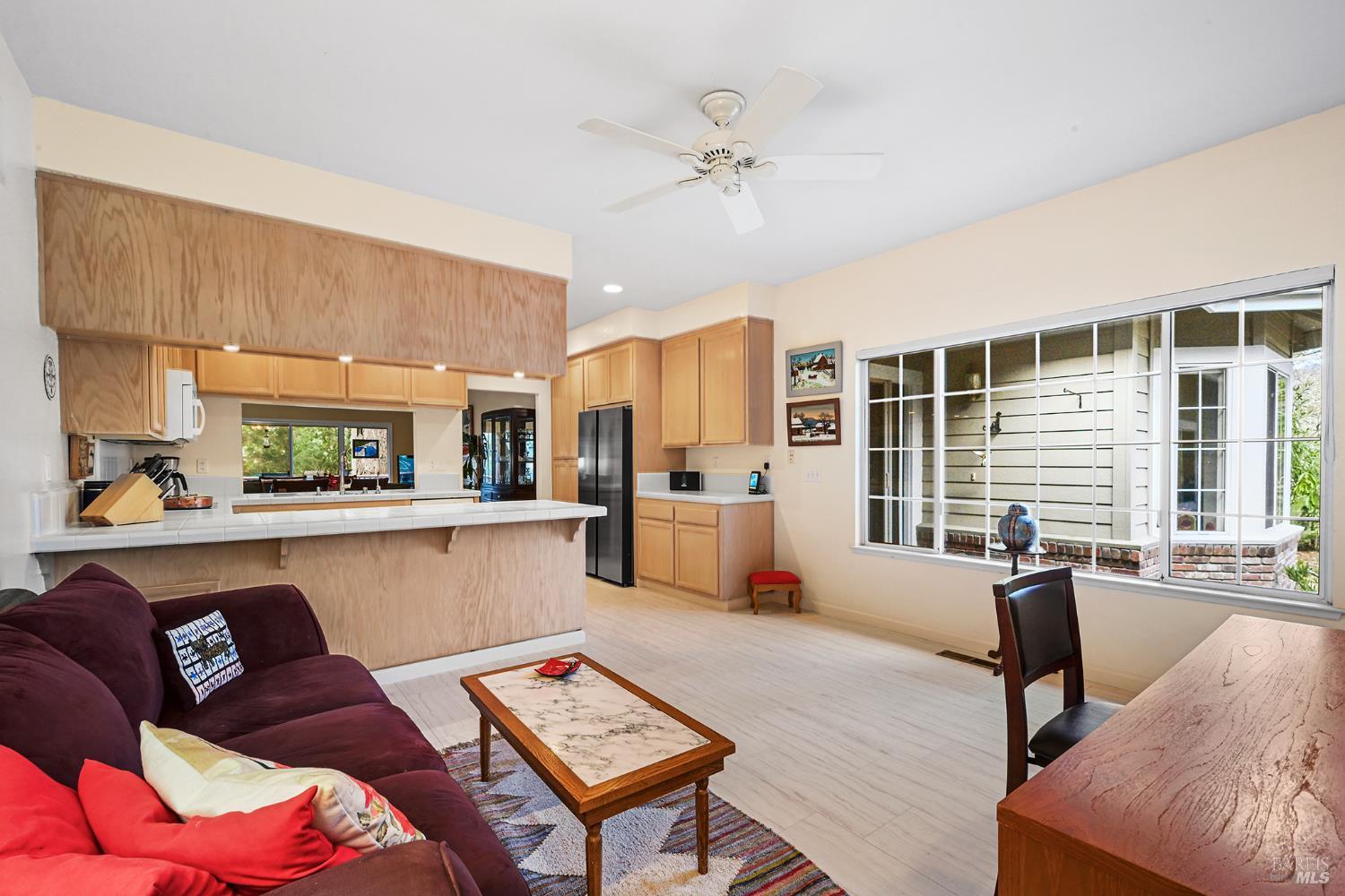 Detail Gallery Image 19 of 42 For 1011 Oak Mesa Dr, Santa Rosa,  CA 95409 - 2 Beds | 2 Baths