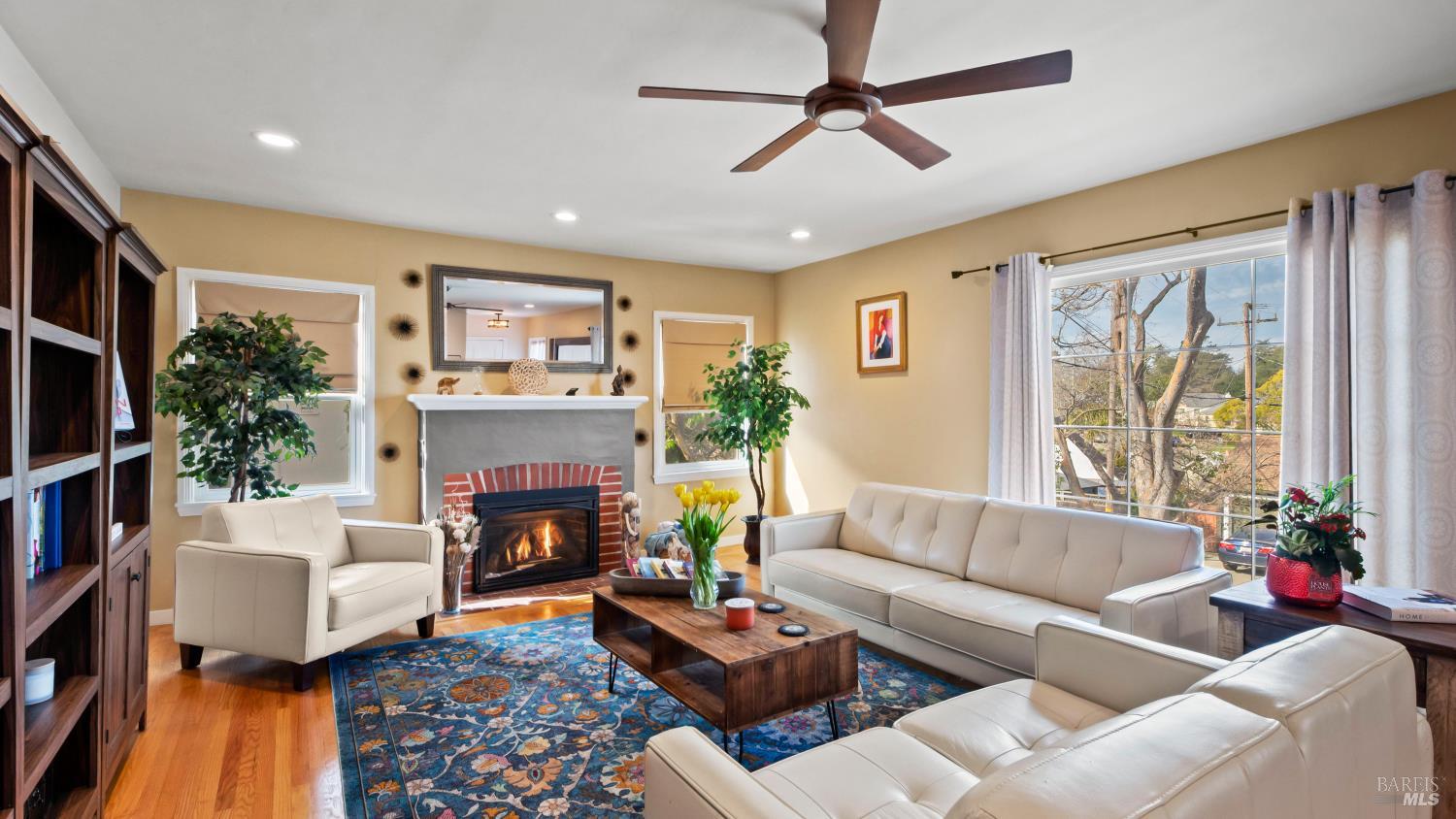 Detail Gallery Image 8 of 47 For 725 Valle Vista Ave, Vallejo,  CA 94590 - 3 Beds | 2/1 Baths