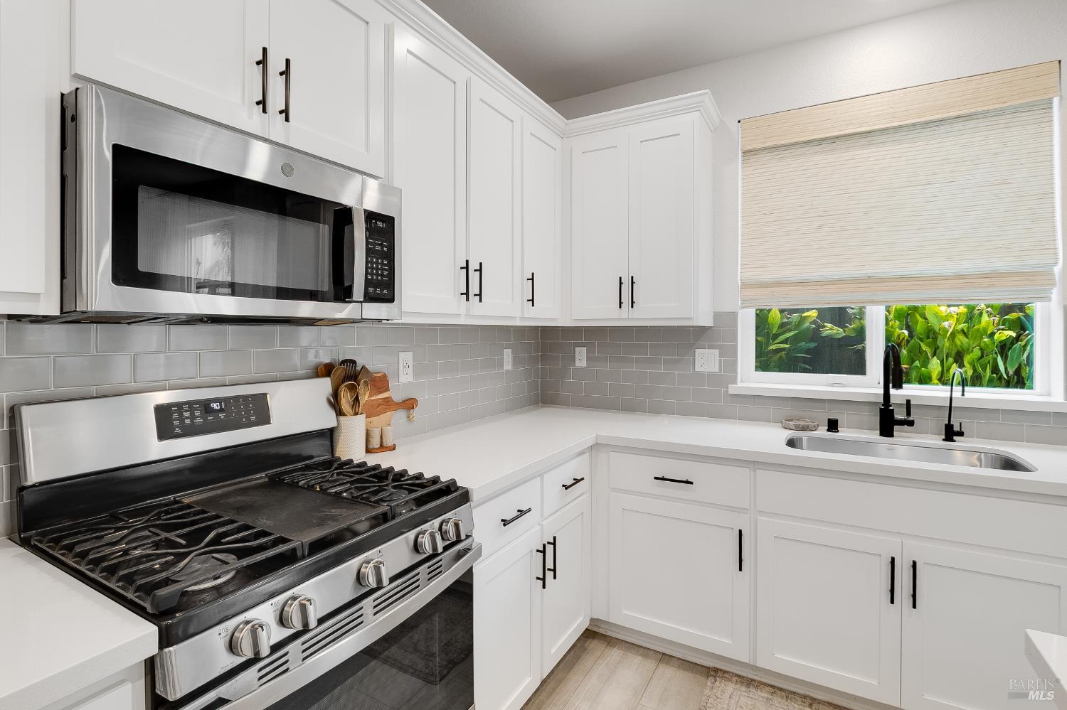 Detail Gallery Image 15 of 52 For 848 Fruit Stand Cir, Vacaville,  CA 95688 - 3 Beds | 2/1 Baths