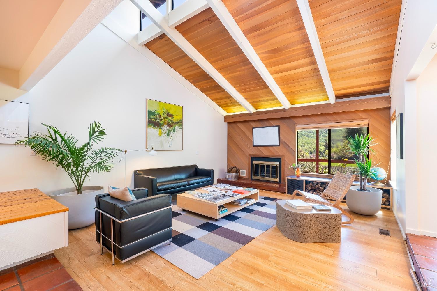 Detail Gallery Image 11 of 55 For 2200 Mcnab Ranch Rd, Ukiah,  CA 95482 - 4 Beds | 2/1 Baths