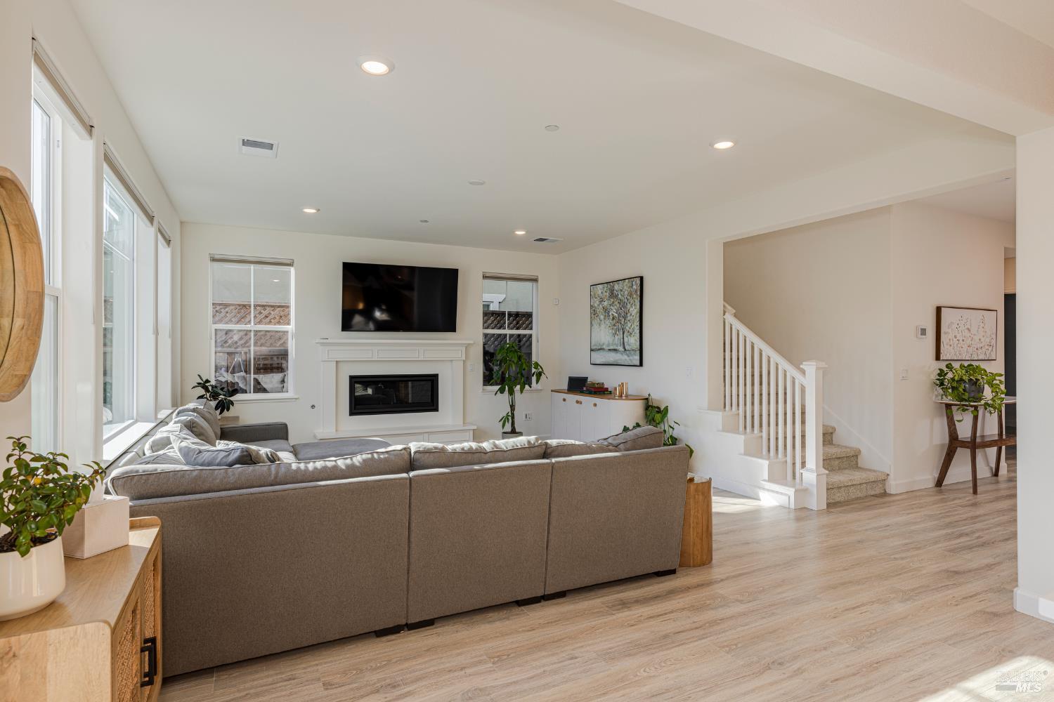 Detail Gallery Image 15 of 61 For 7448 Wendy Dr, Rohnert Park,  CA 94928 - 4 Beds | 3/1 Baths