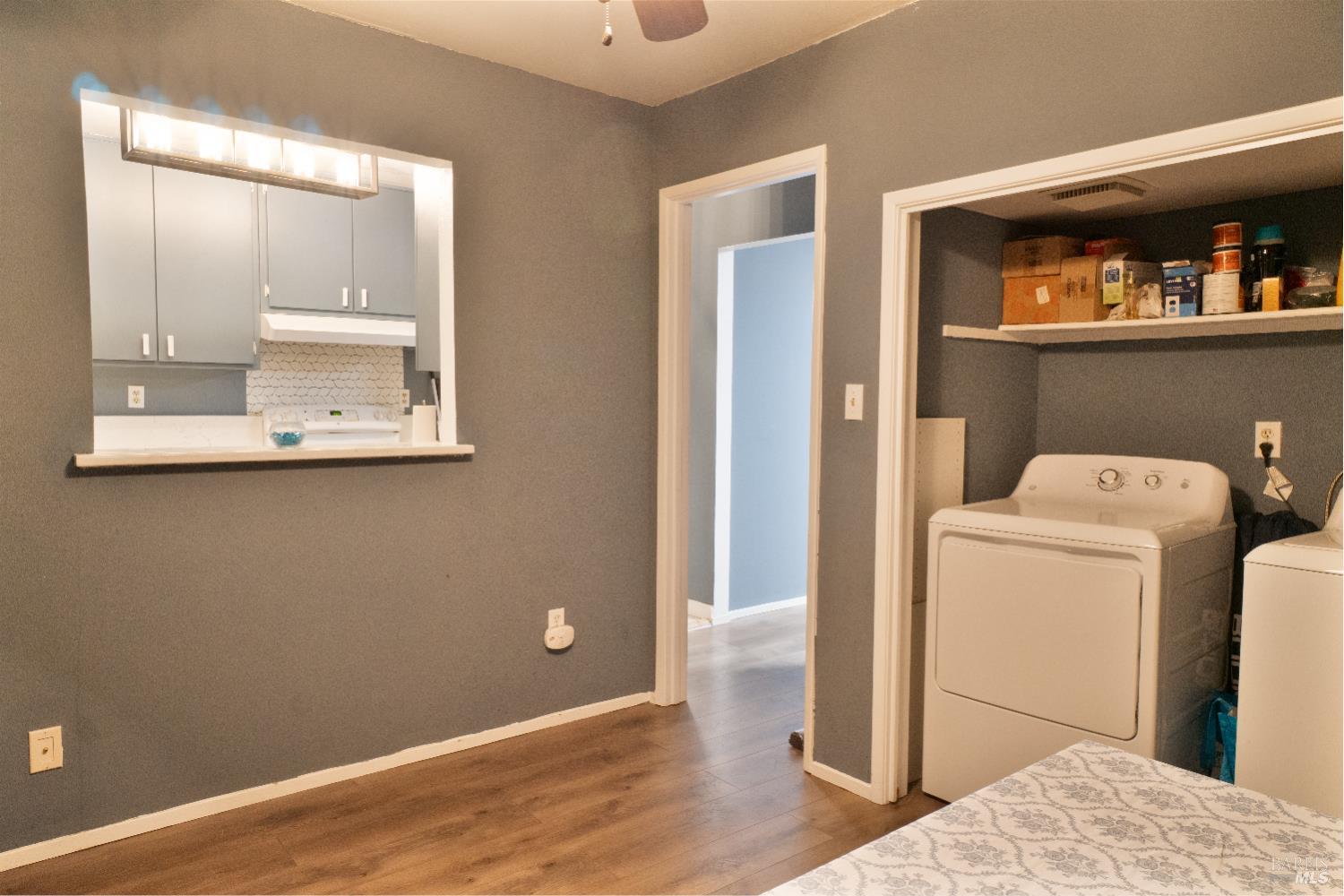 Detail Gallery Image 2 of 4 For 730 Military Unkn, Benicia,  CA 94510 - 2 Beds | 2/1 Baths