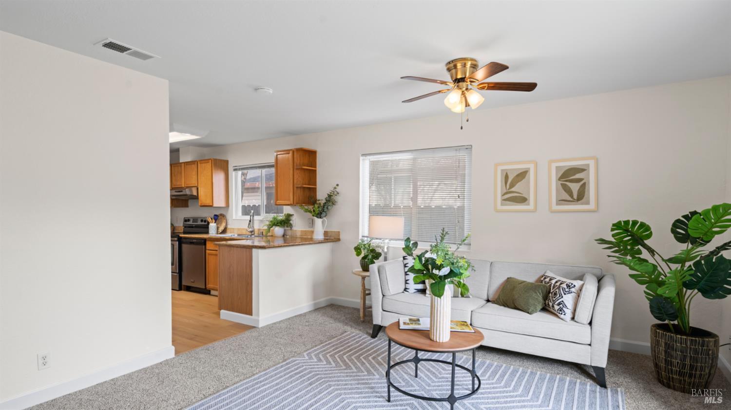 Detail Gallery Image 9 of 30 For 2450 Oceanic Dr, Fairfield,  CA 94533 - 3 Beds | 2 Baths